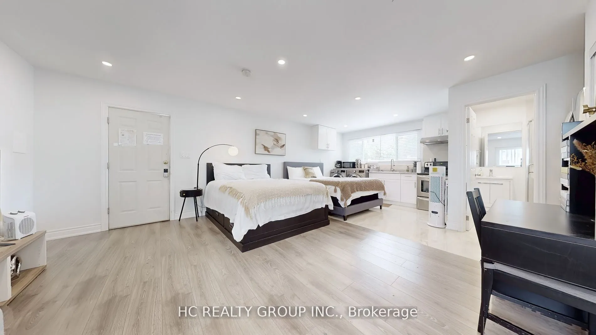 59 Muskoka Avenue, #B