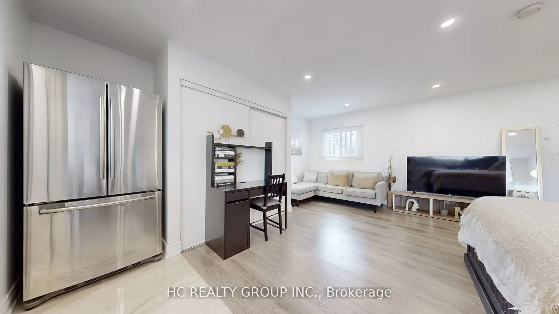 59 Muskoka Avenue, #B