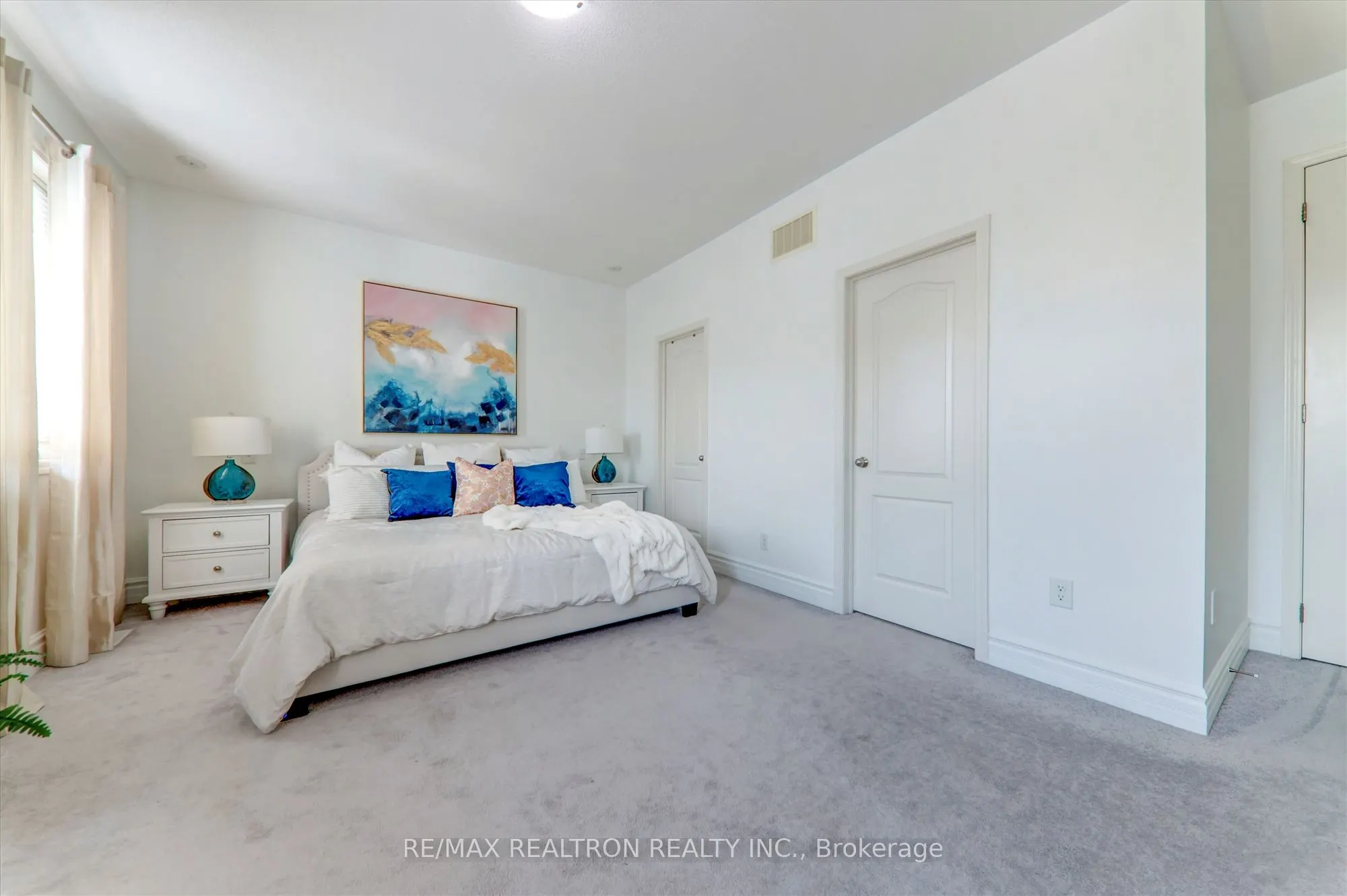 2380 Equestrian Crescent