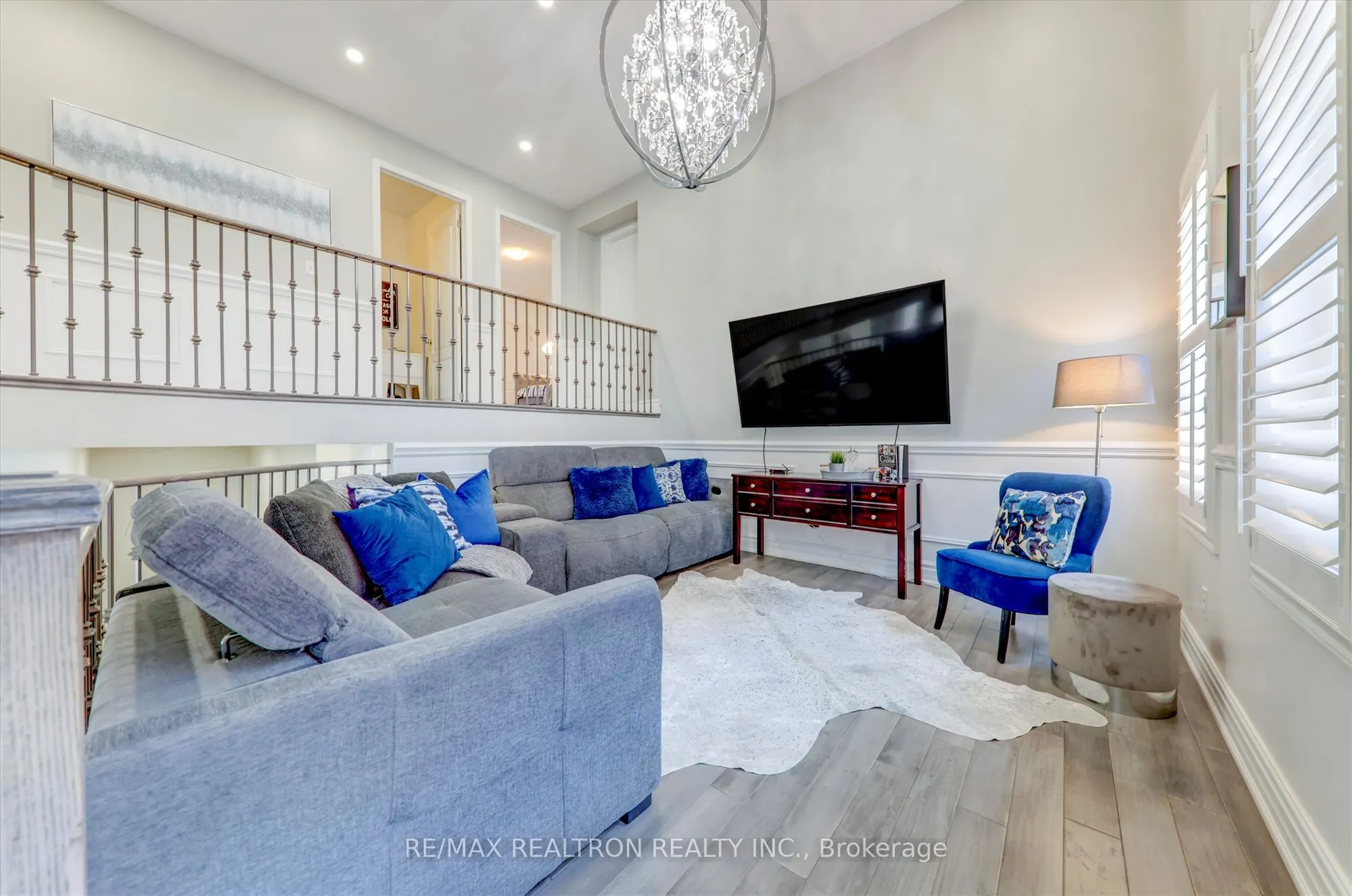 2380 Equestrian Crescent