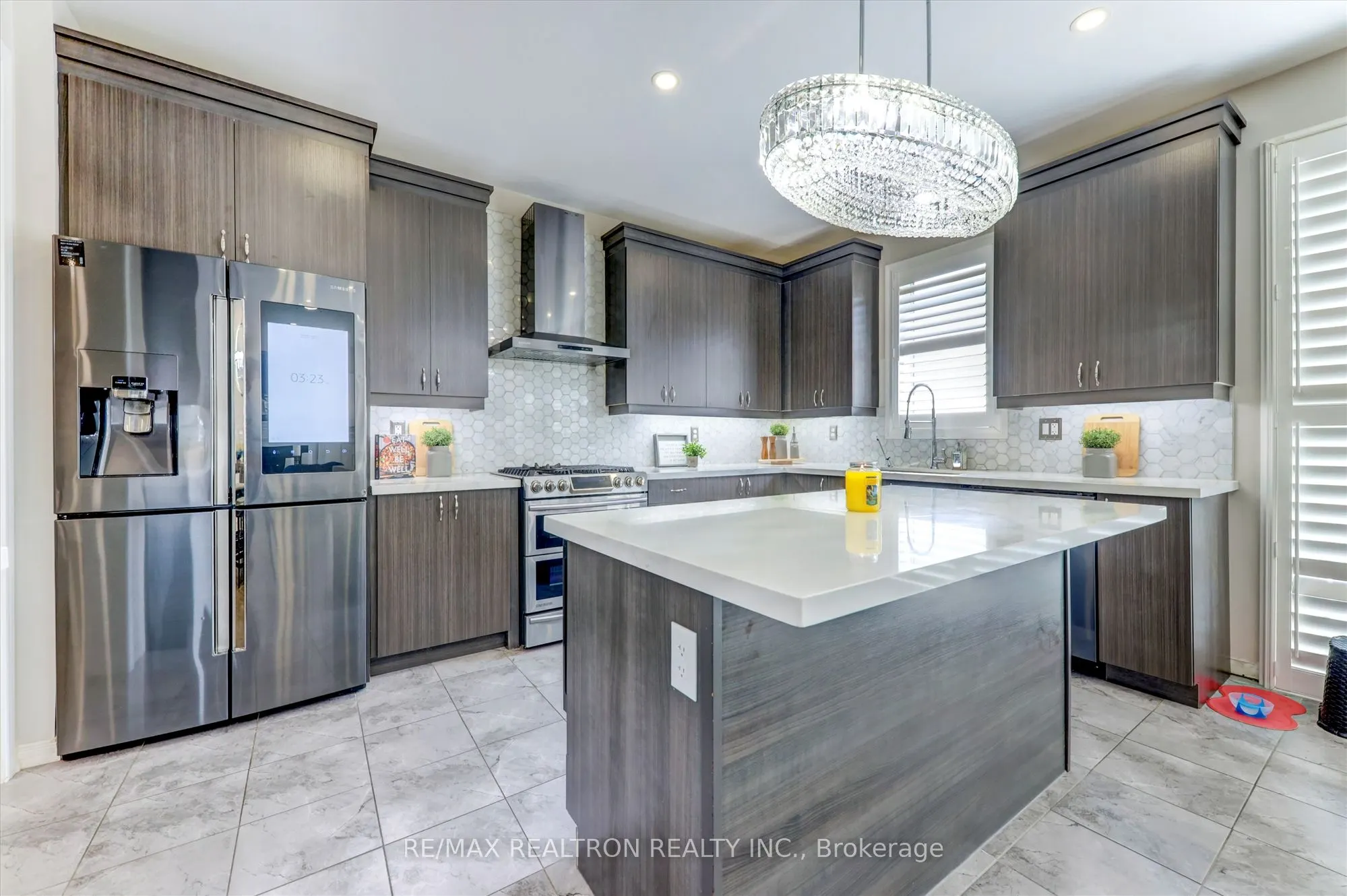 2380 Equestrian Crescent