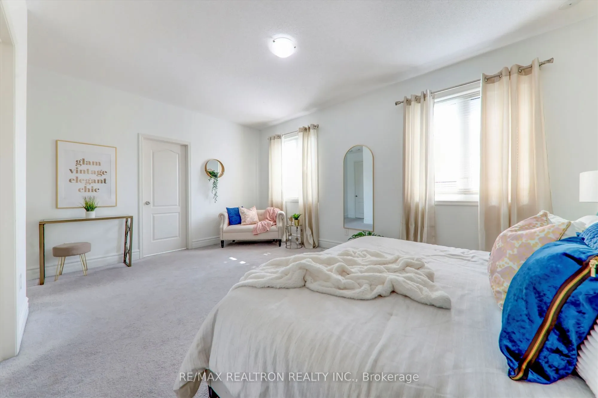2380 Equestrian Crescent