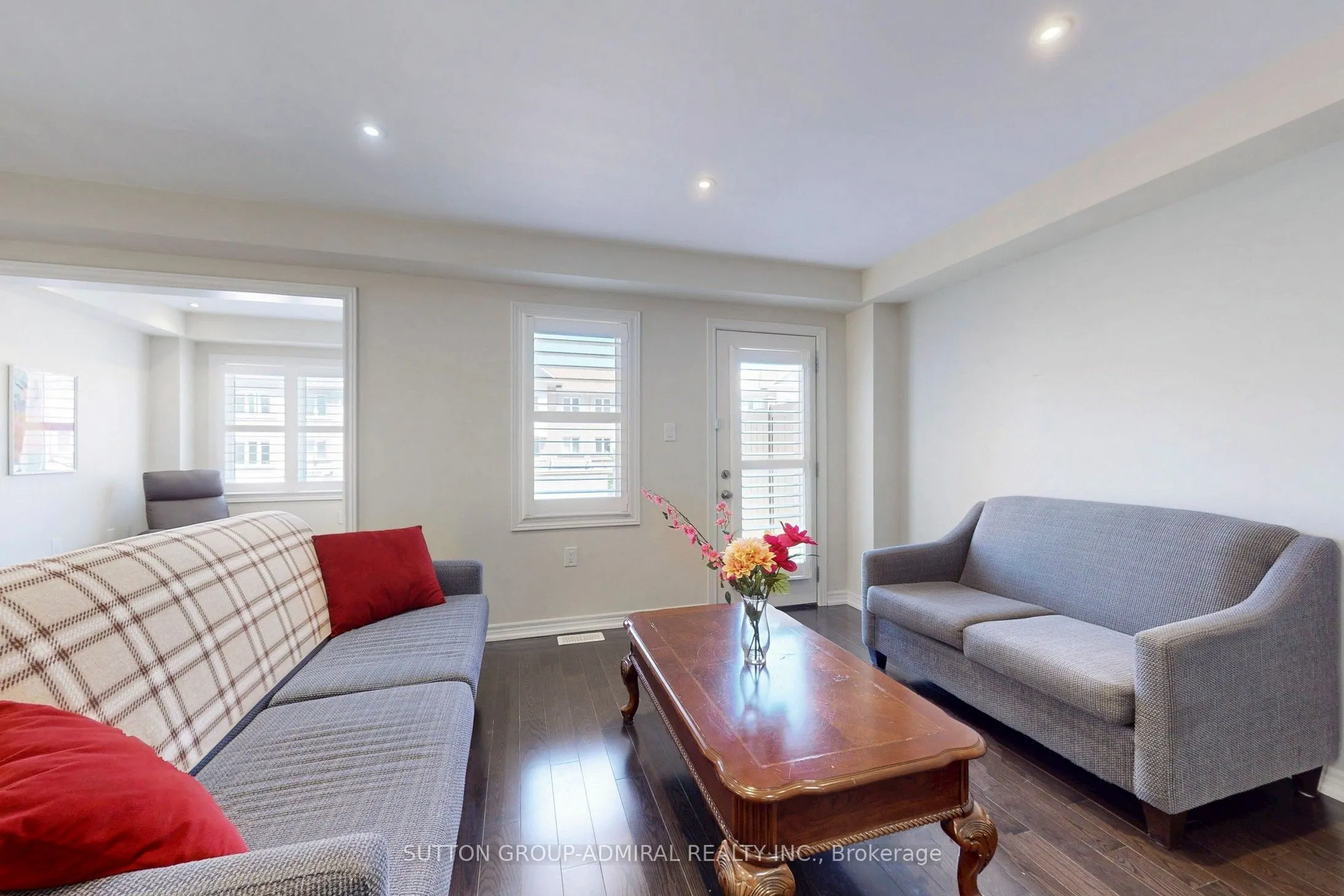 35 Pringdale Gardens Circle