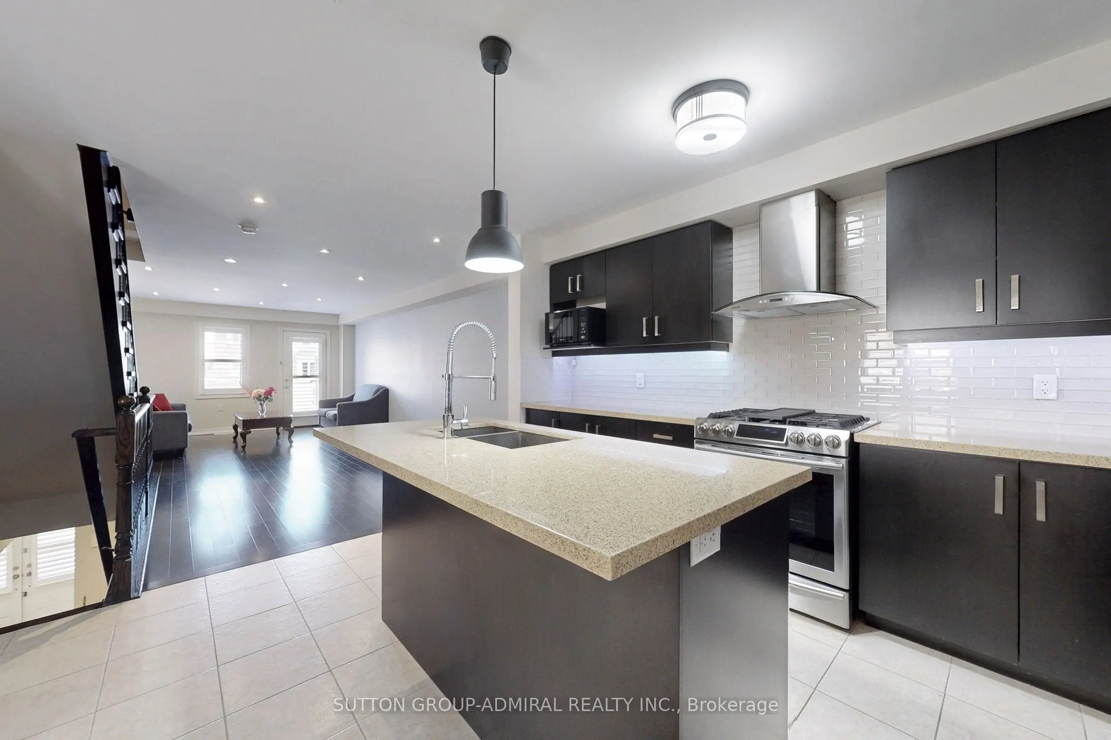 35 Pringdale Gardens Circle