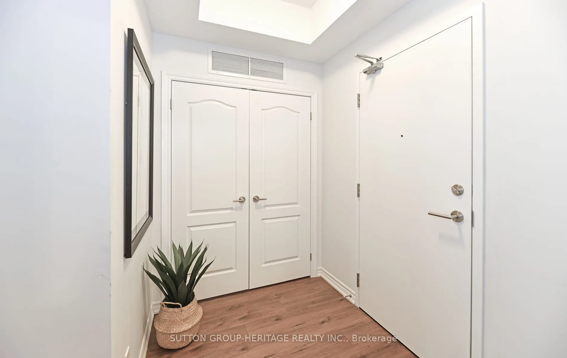 670 Gordon Street S, #103