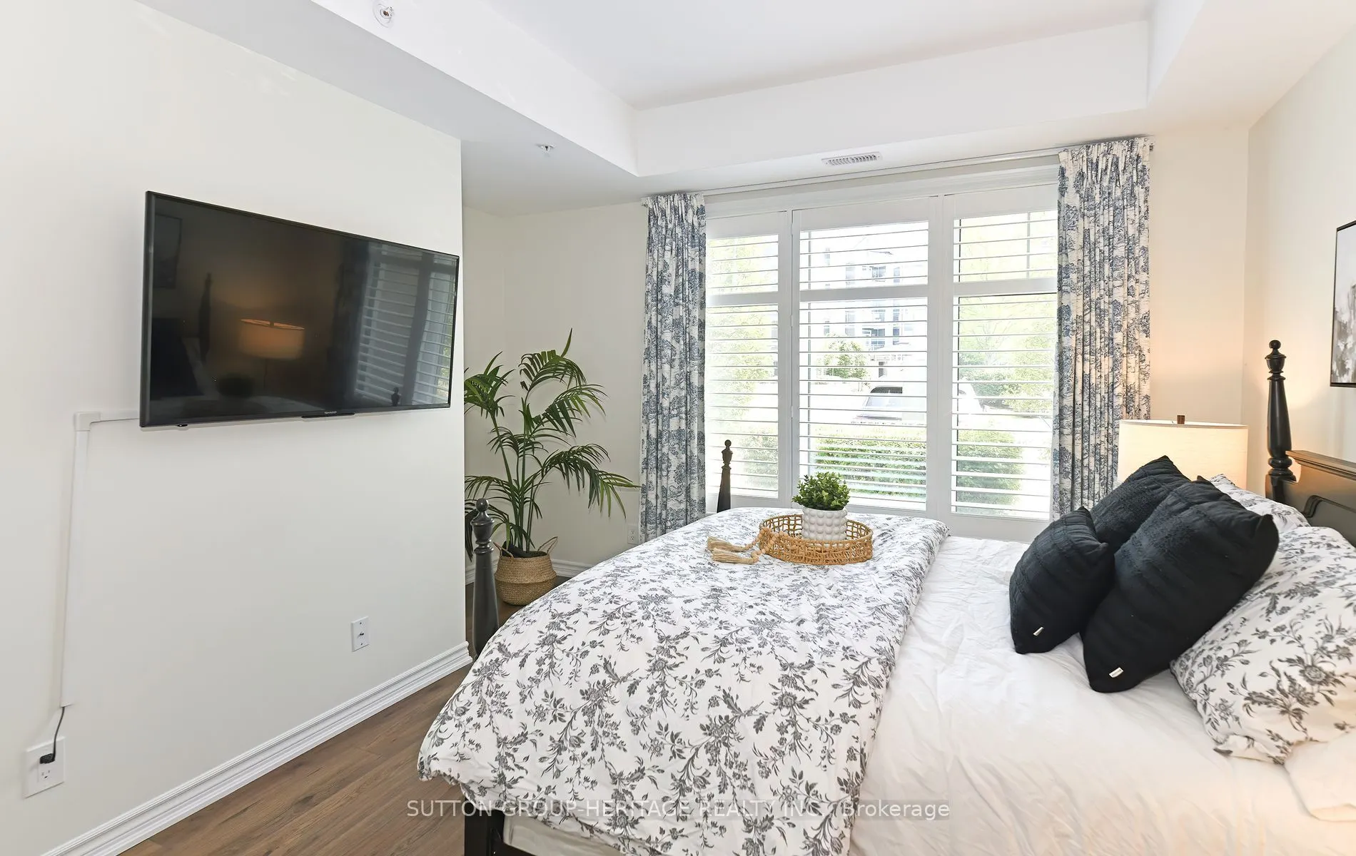 670 Gordon Street S, #103