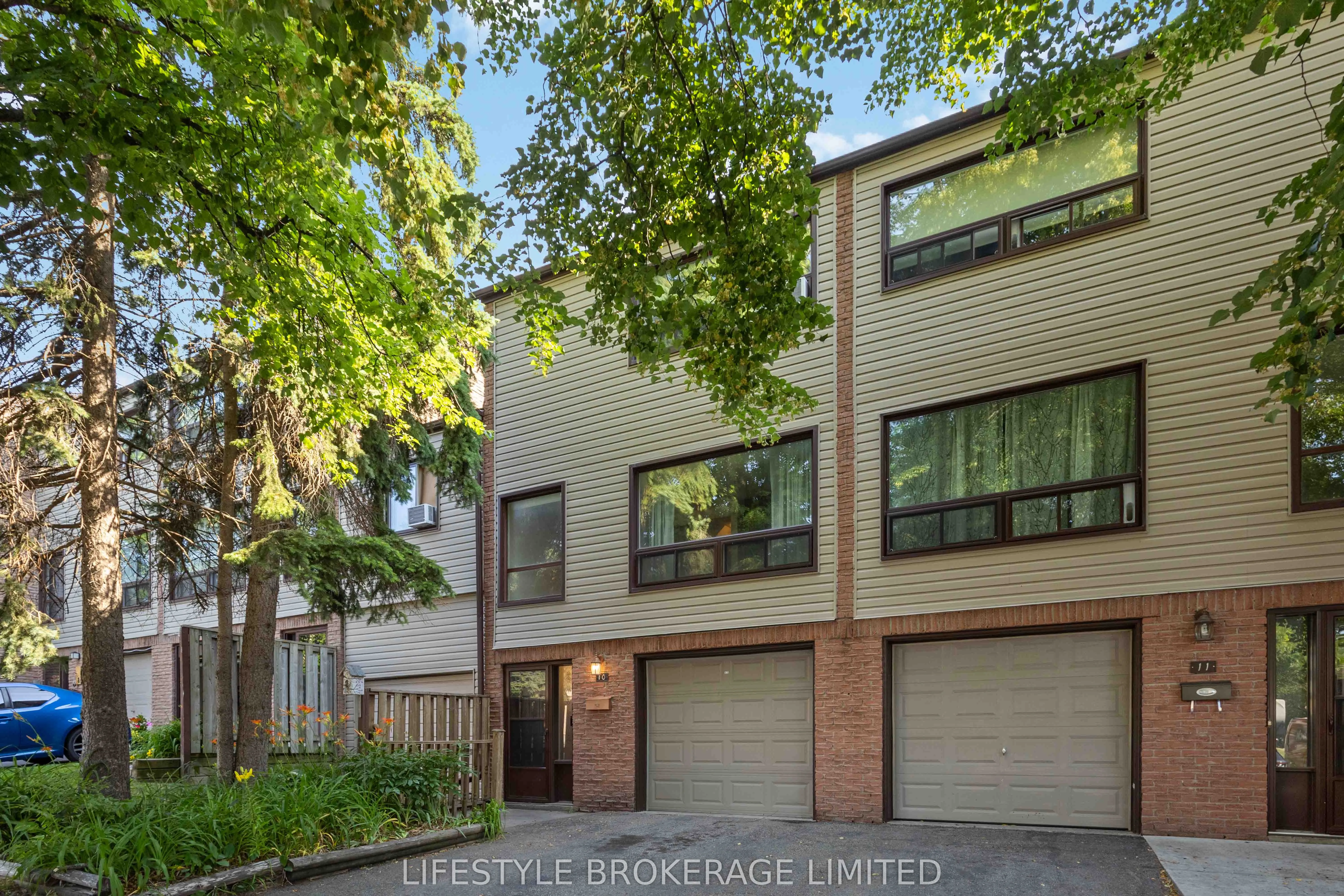 10 The Bridle Path, #10