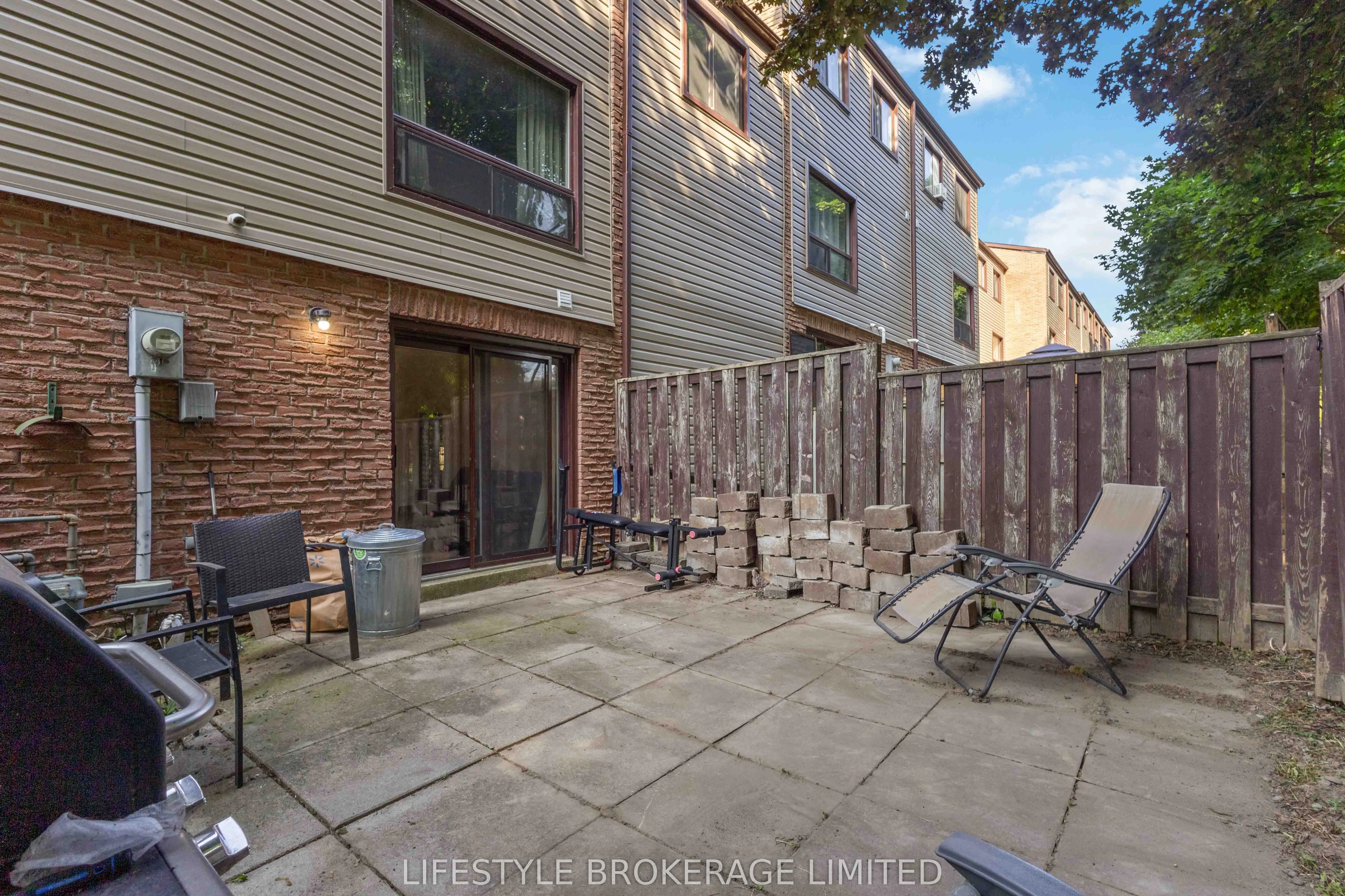 10 The Bridle Path, #10
