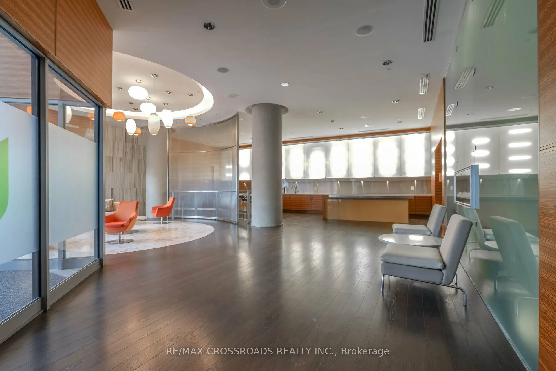 125 Village Green Square, #3903
