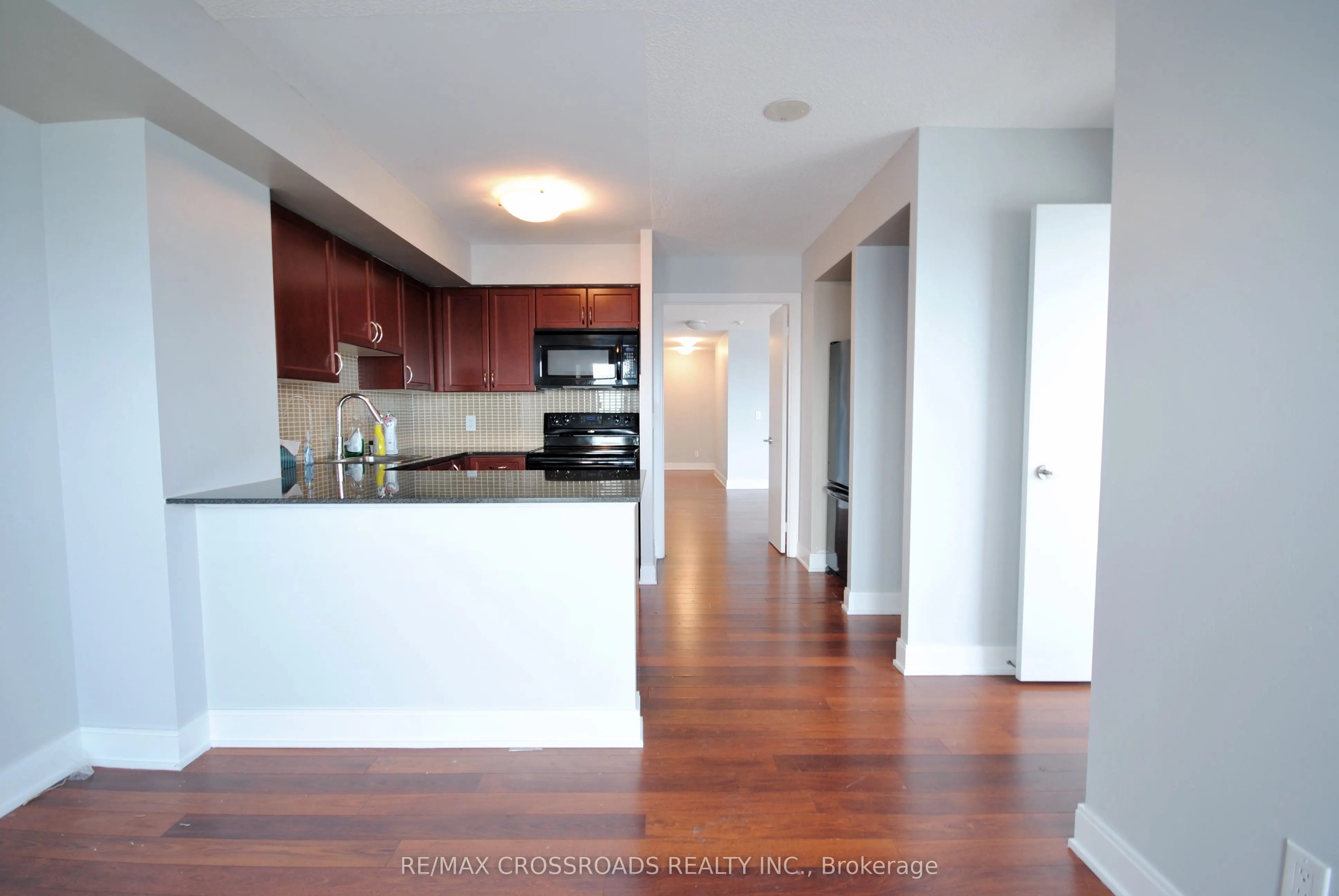 125 Village Green Square, #3903