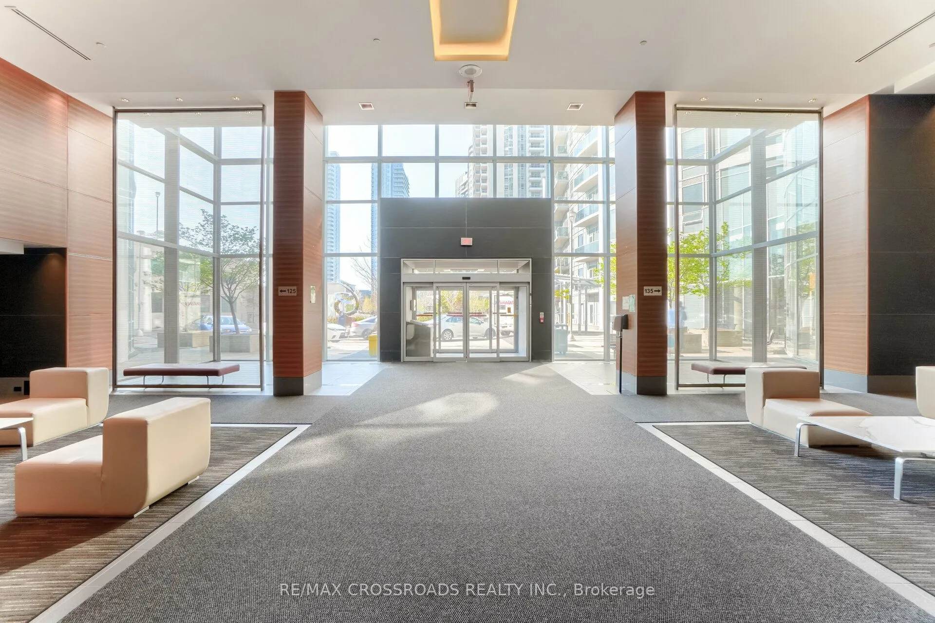 125 Village Green Square, #3903
