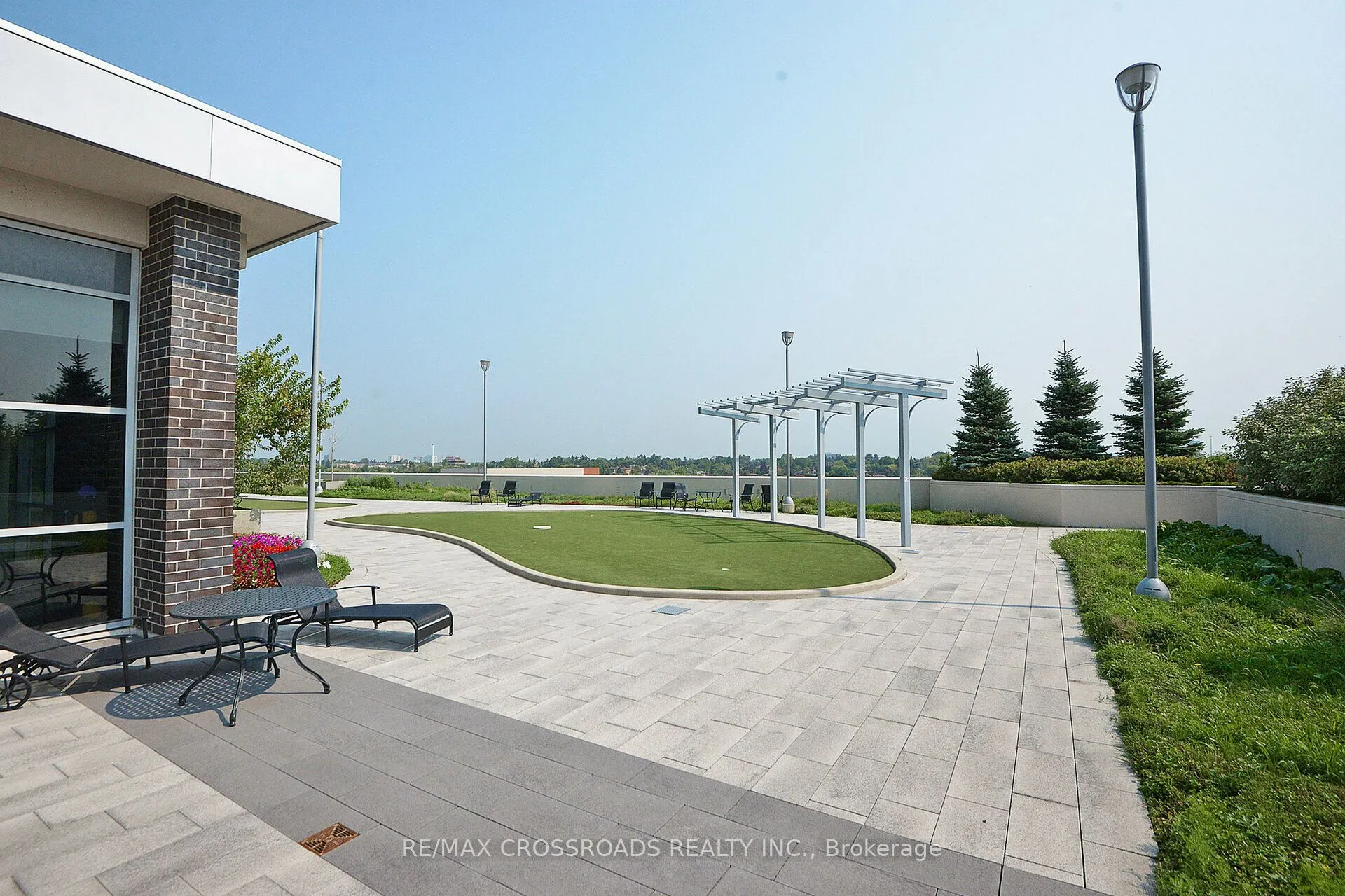 125 Village Green Square, #3903