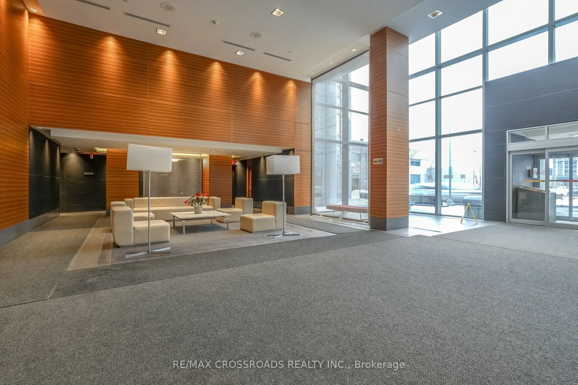 125 Village Green Square, #3903
