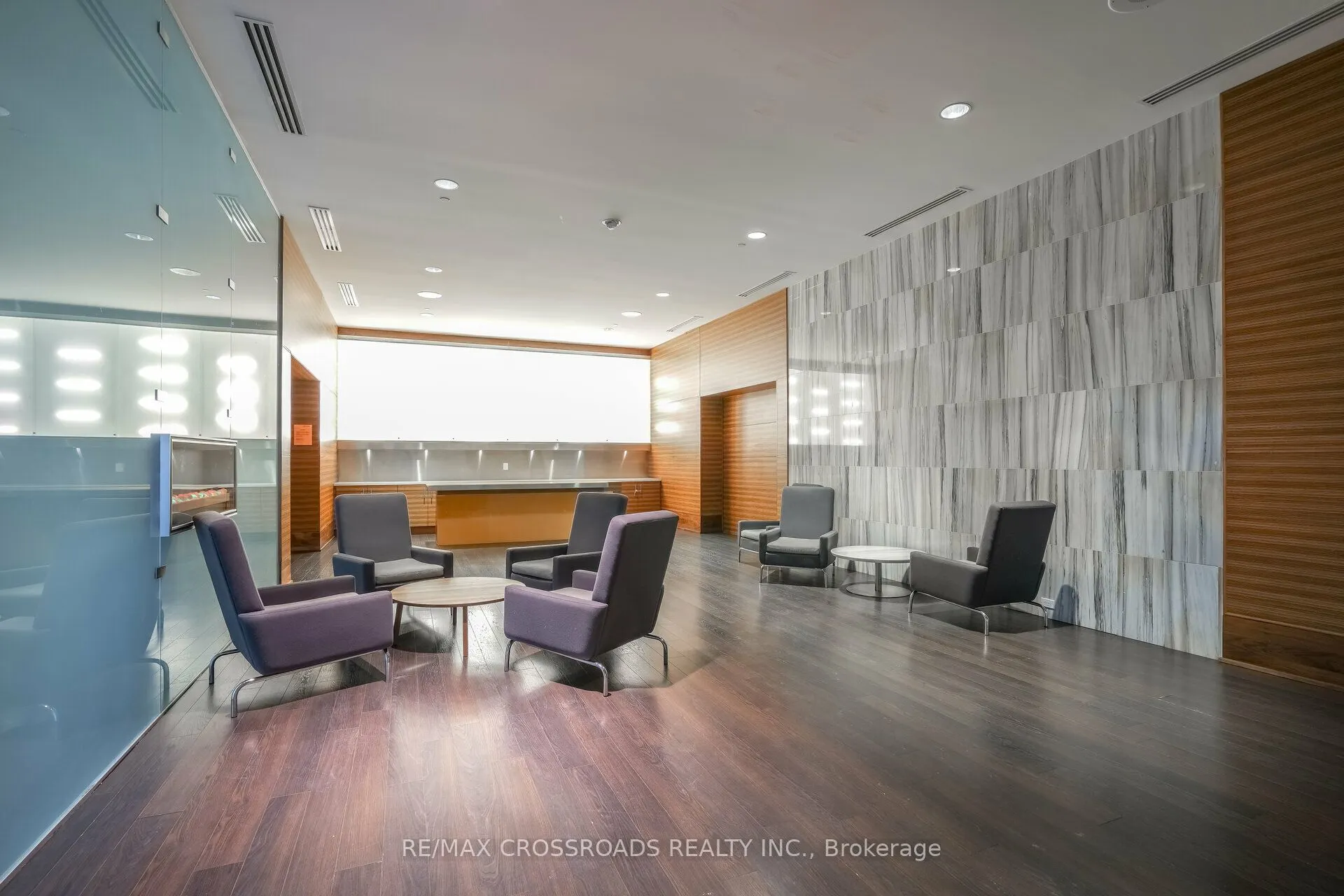 125 Village Green Square, #3903
