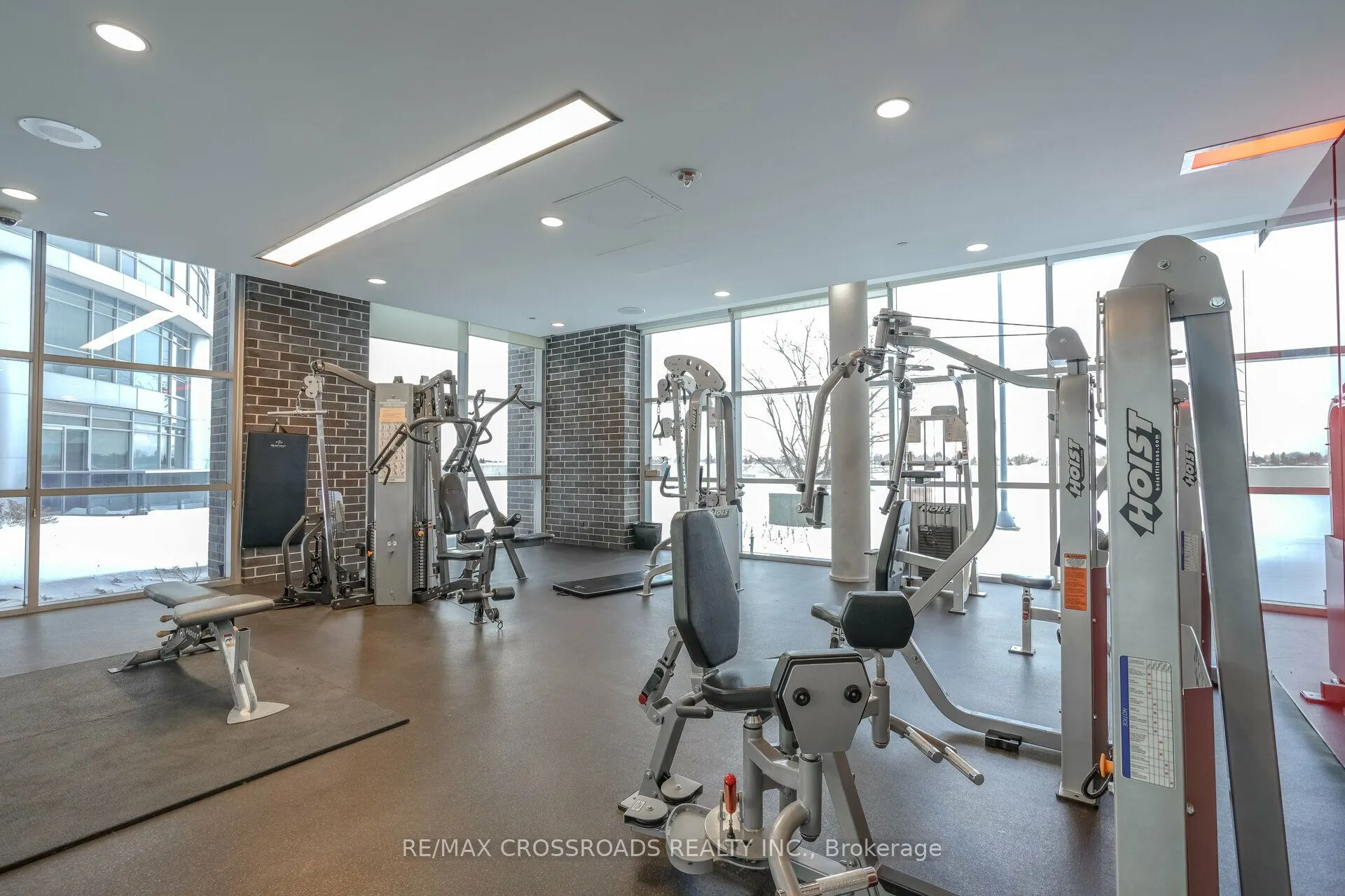 125 Village Green Square, #3903