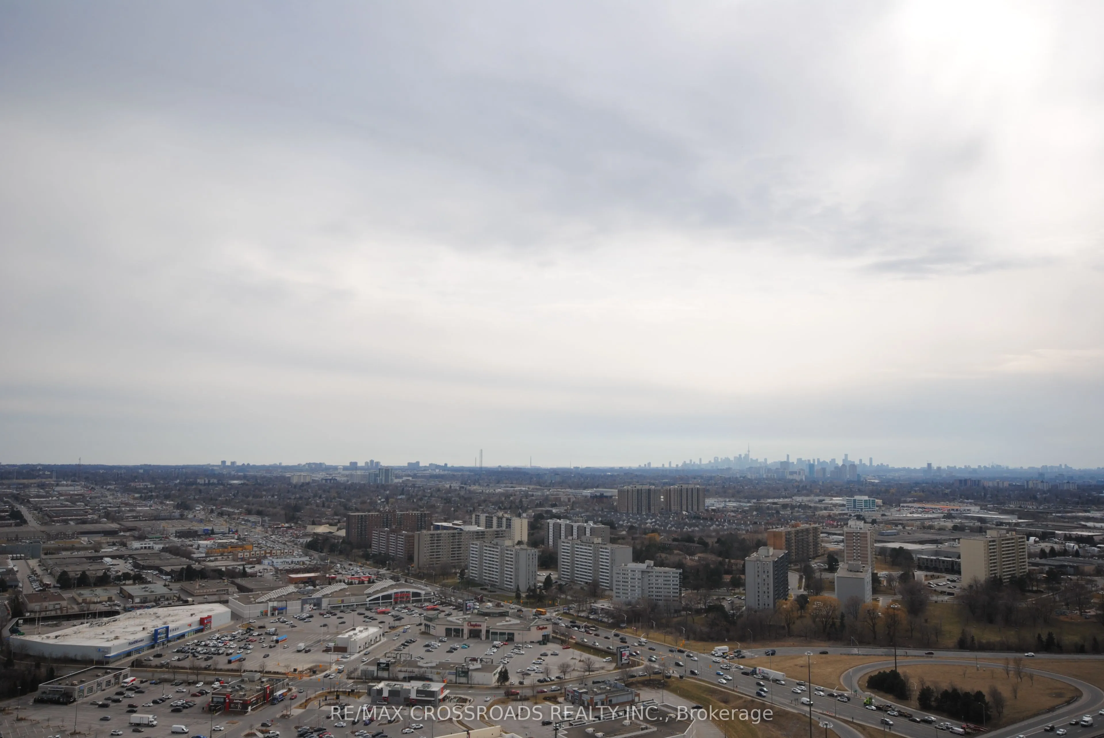 125 Village Green Square, #3903
