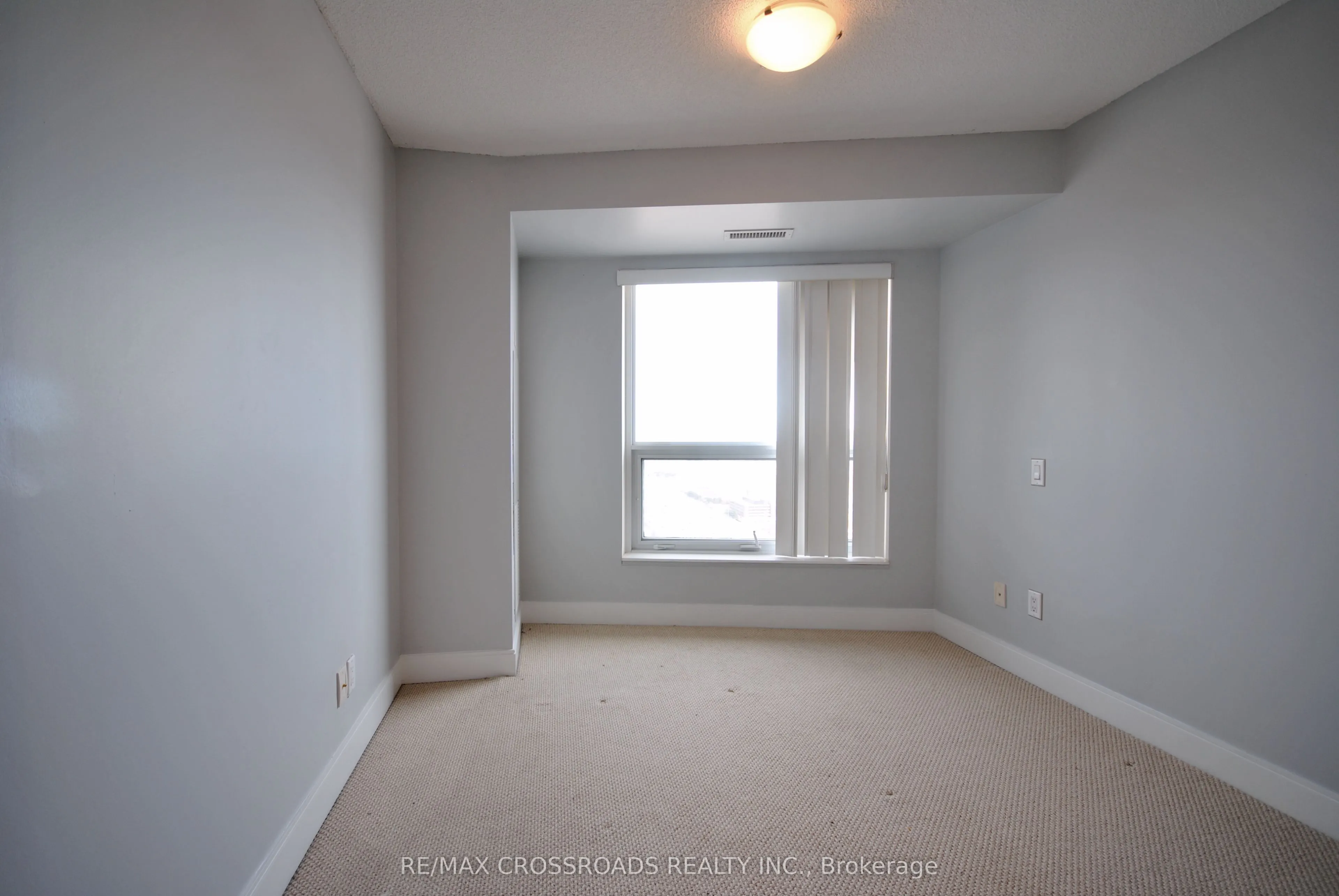 125 Village Green Square, #3903