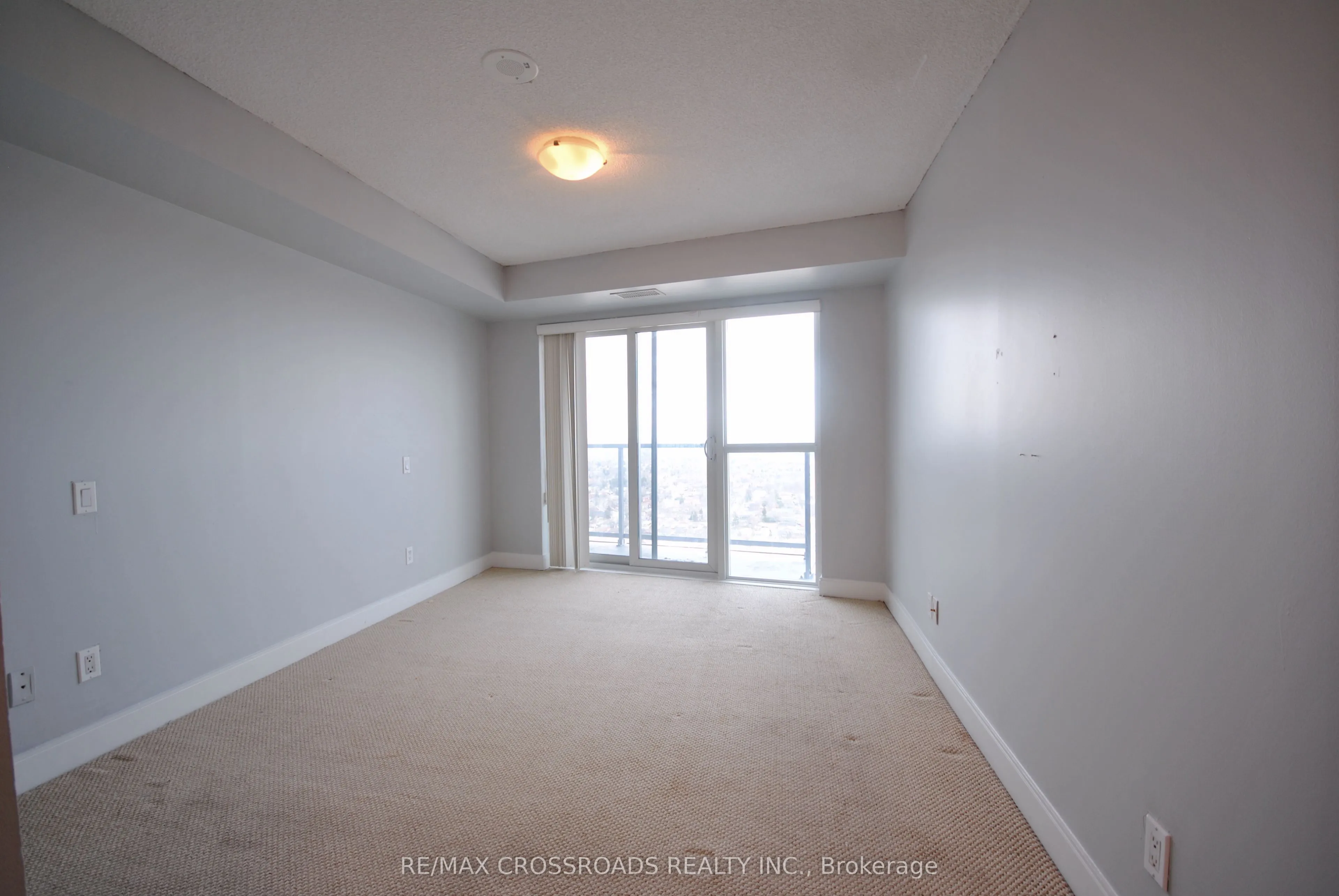 125 Village Green Square, #3903