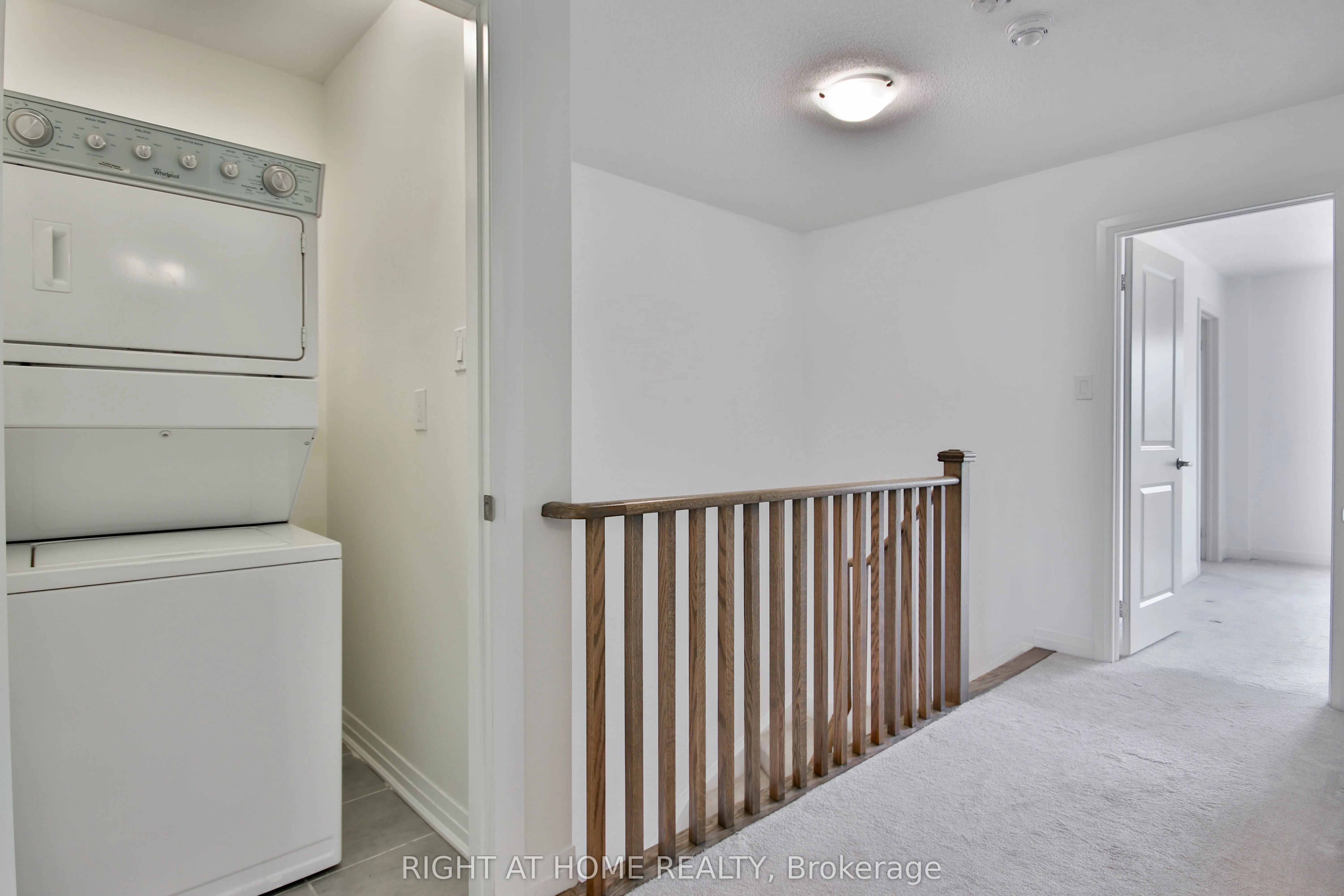 504 Rossland Road W
