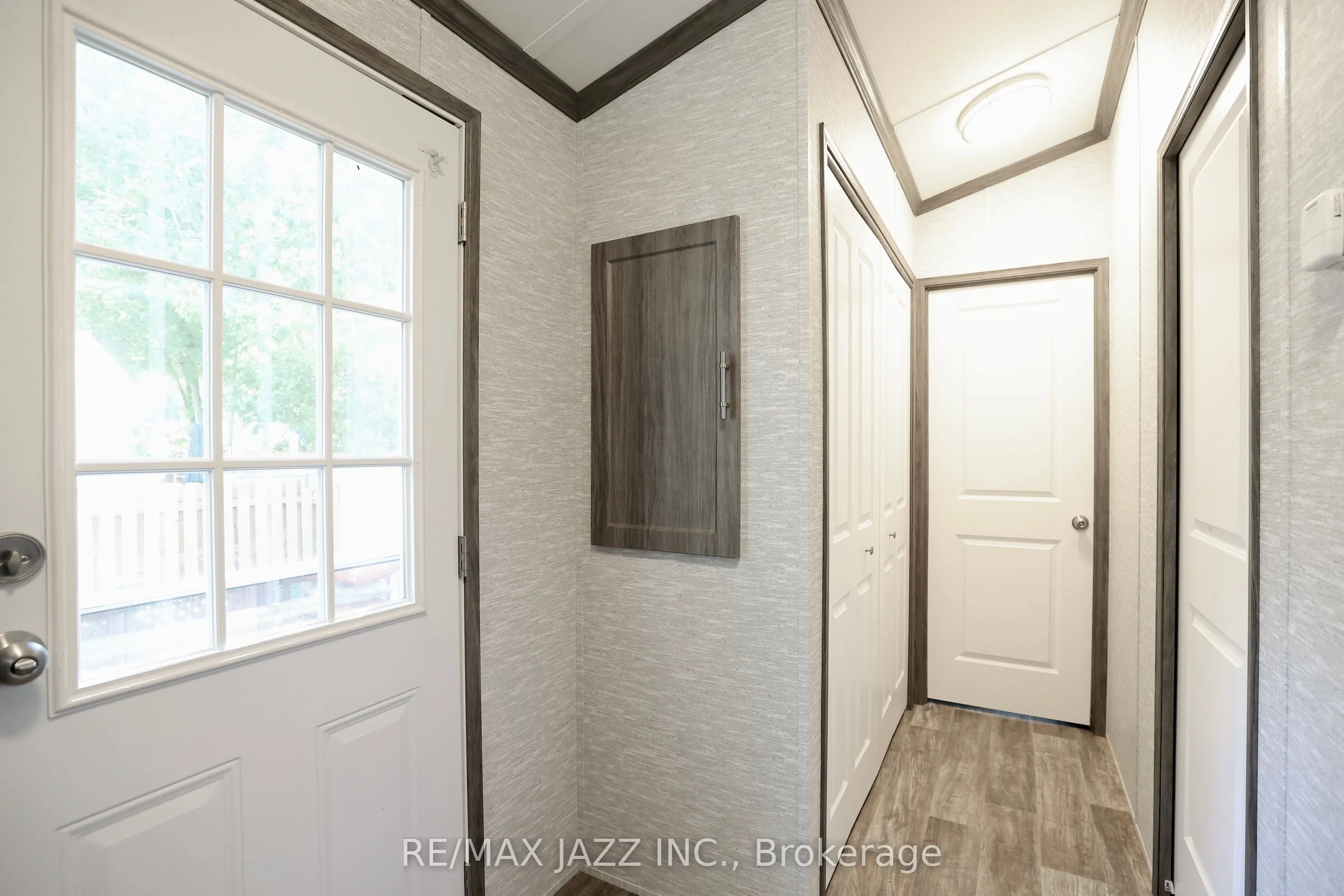 225 Platten Boulevard, #819