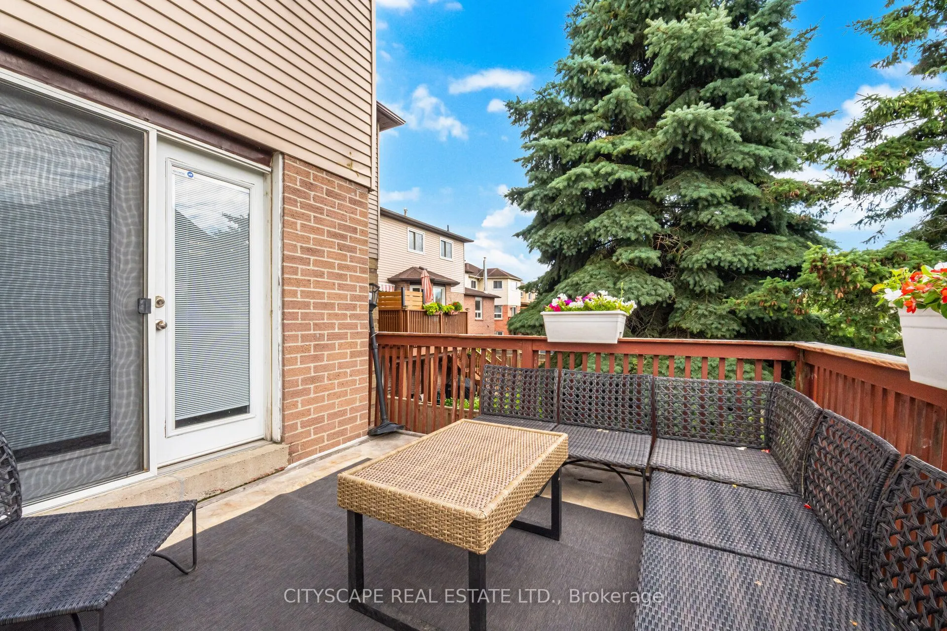 12 Coomer Crescent