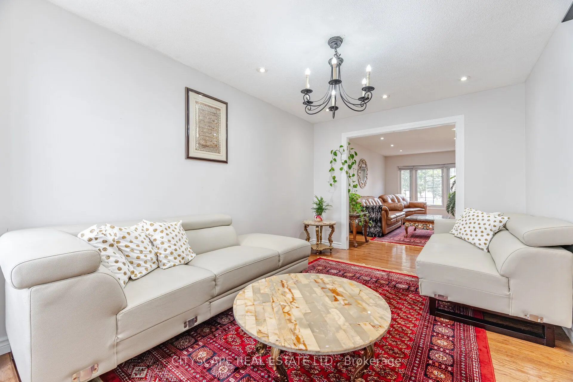 12 Coomer Crescent