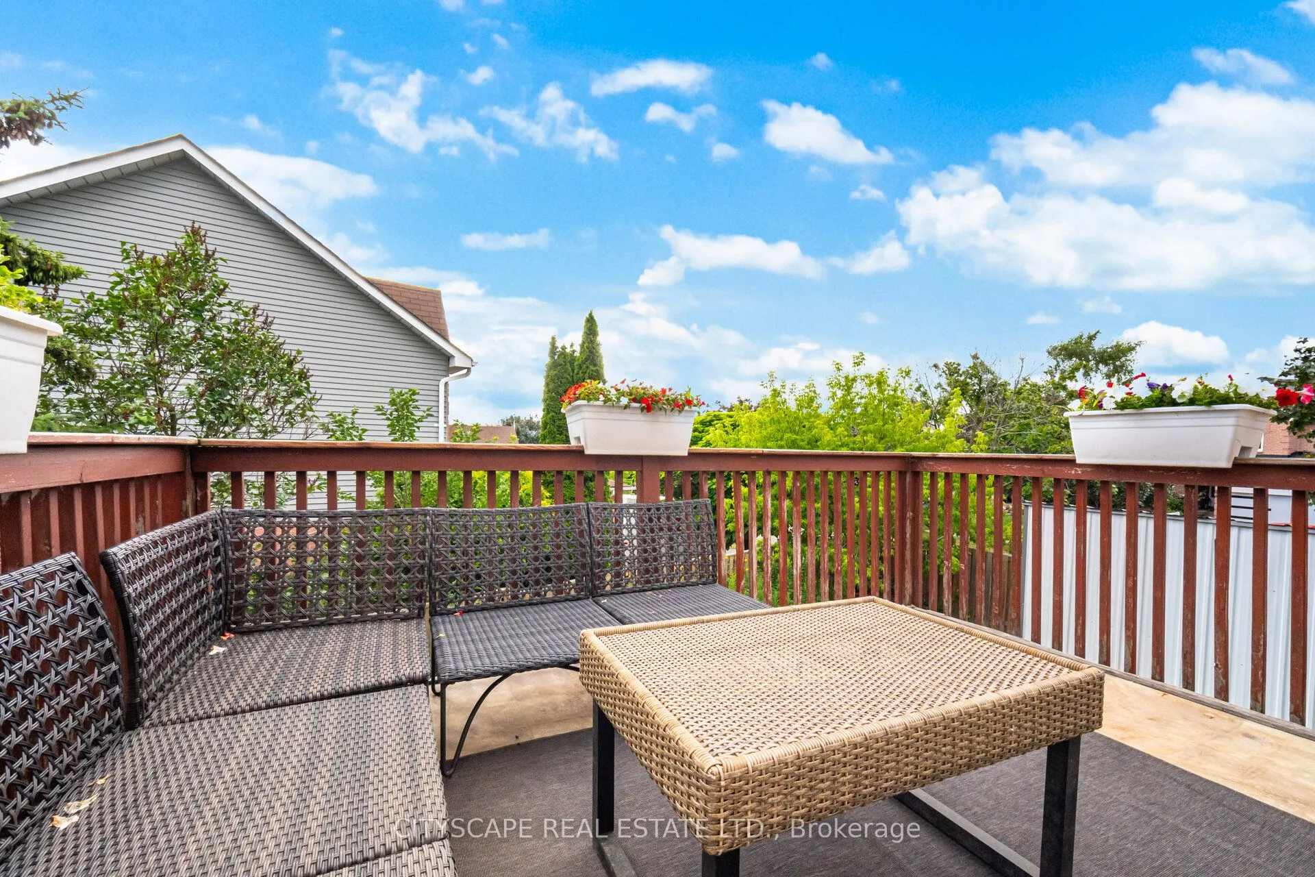 12 Coomer Crescent