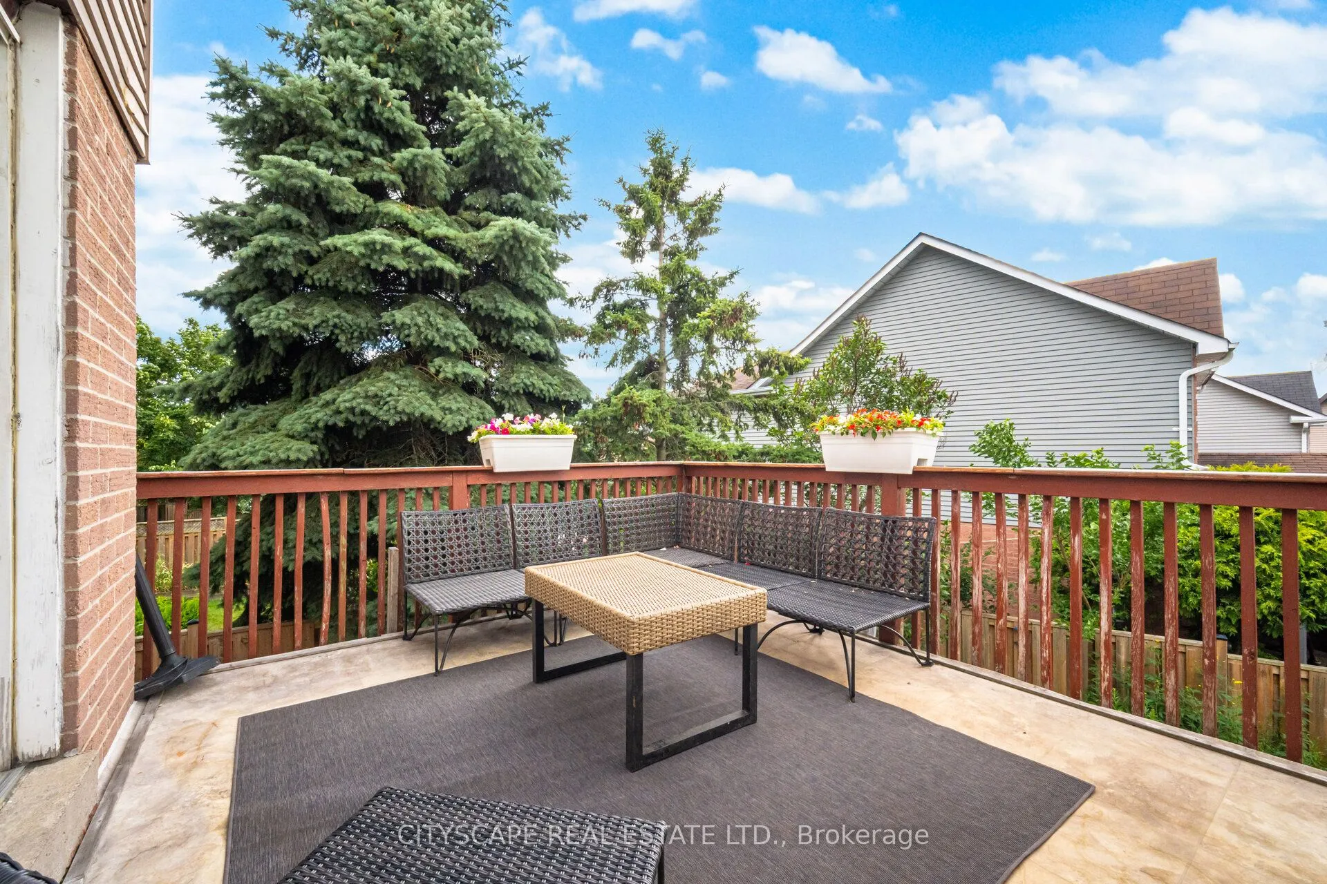 12 Coomer Crescent