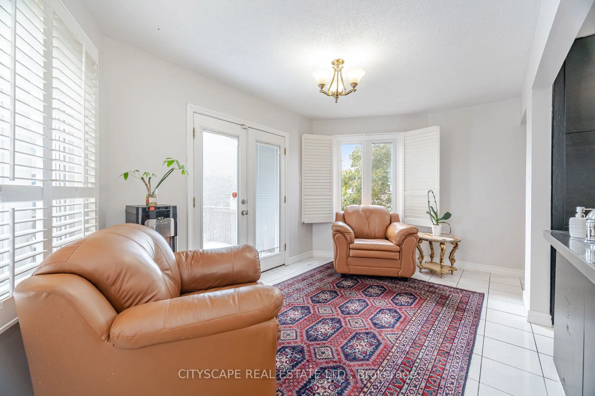12 Coomer Crescent