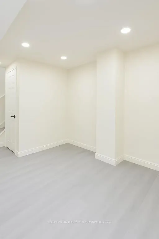 9 Glen Ray Court