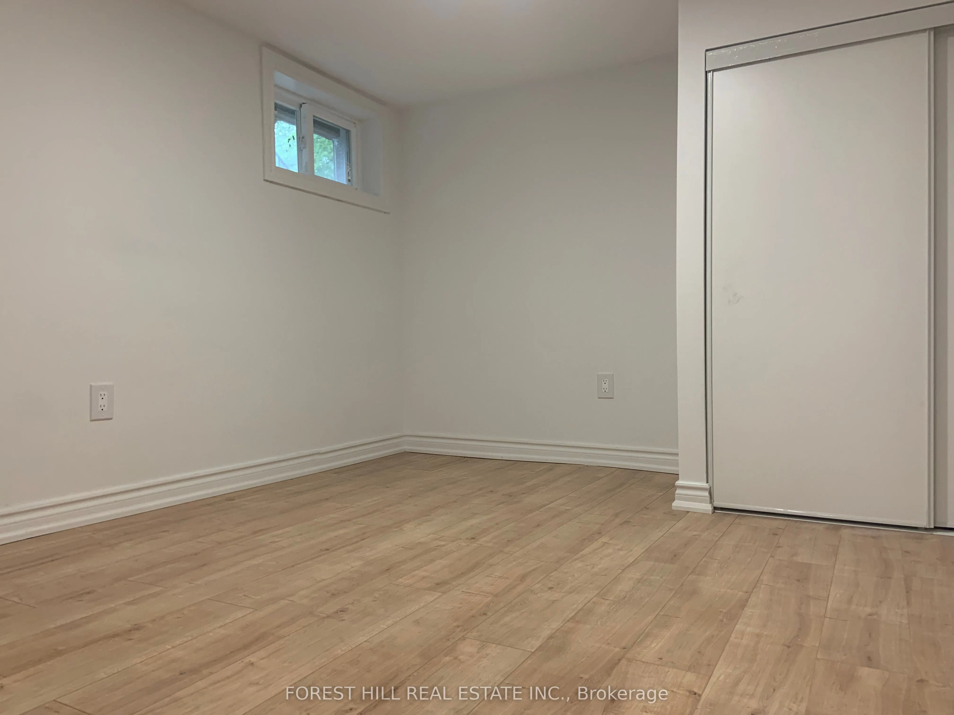 63 Pinegrove Avenue