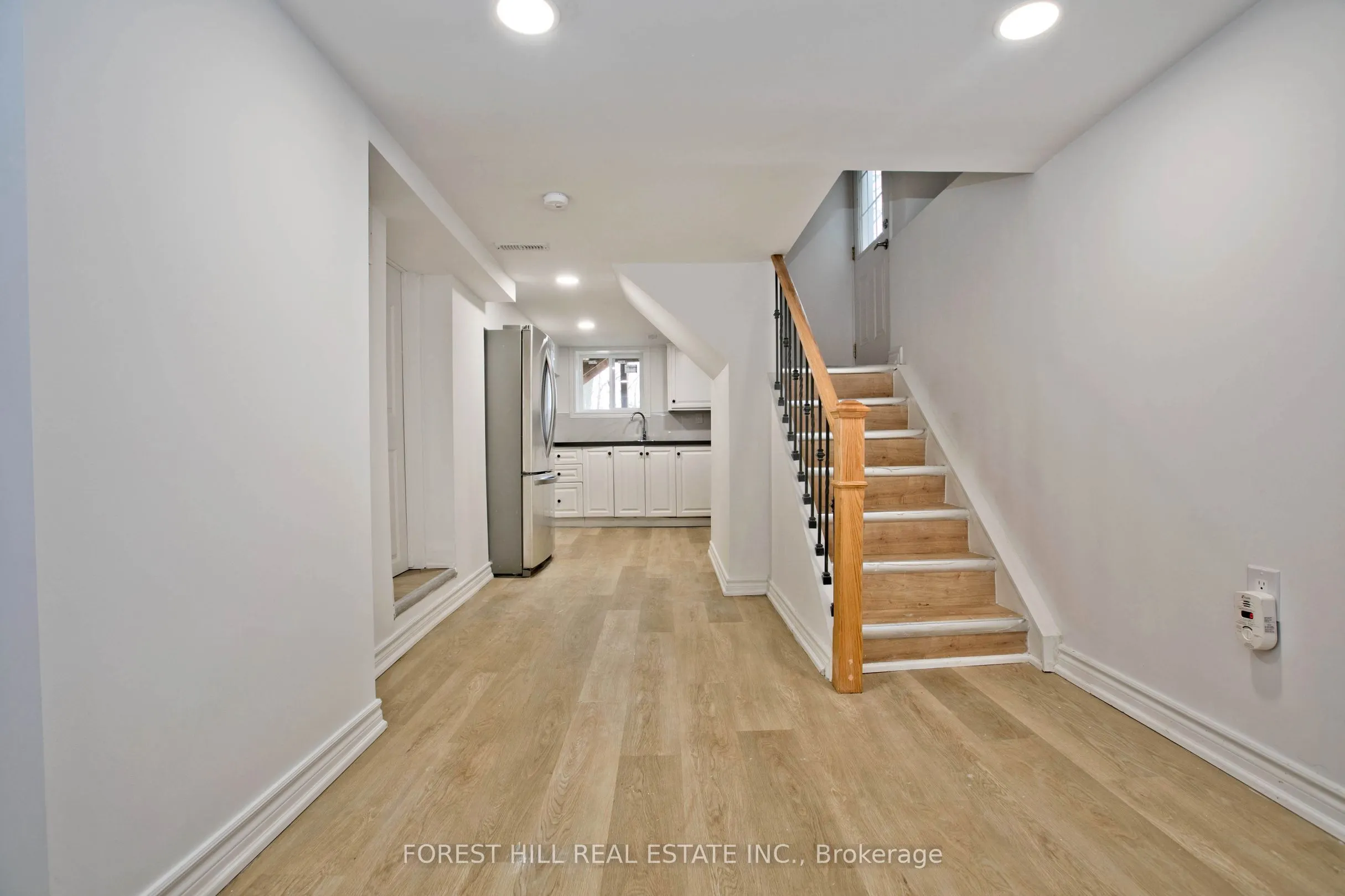 63 Pinegrove Avenue