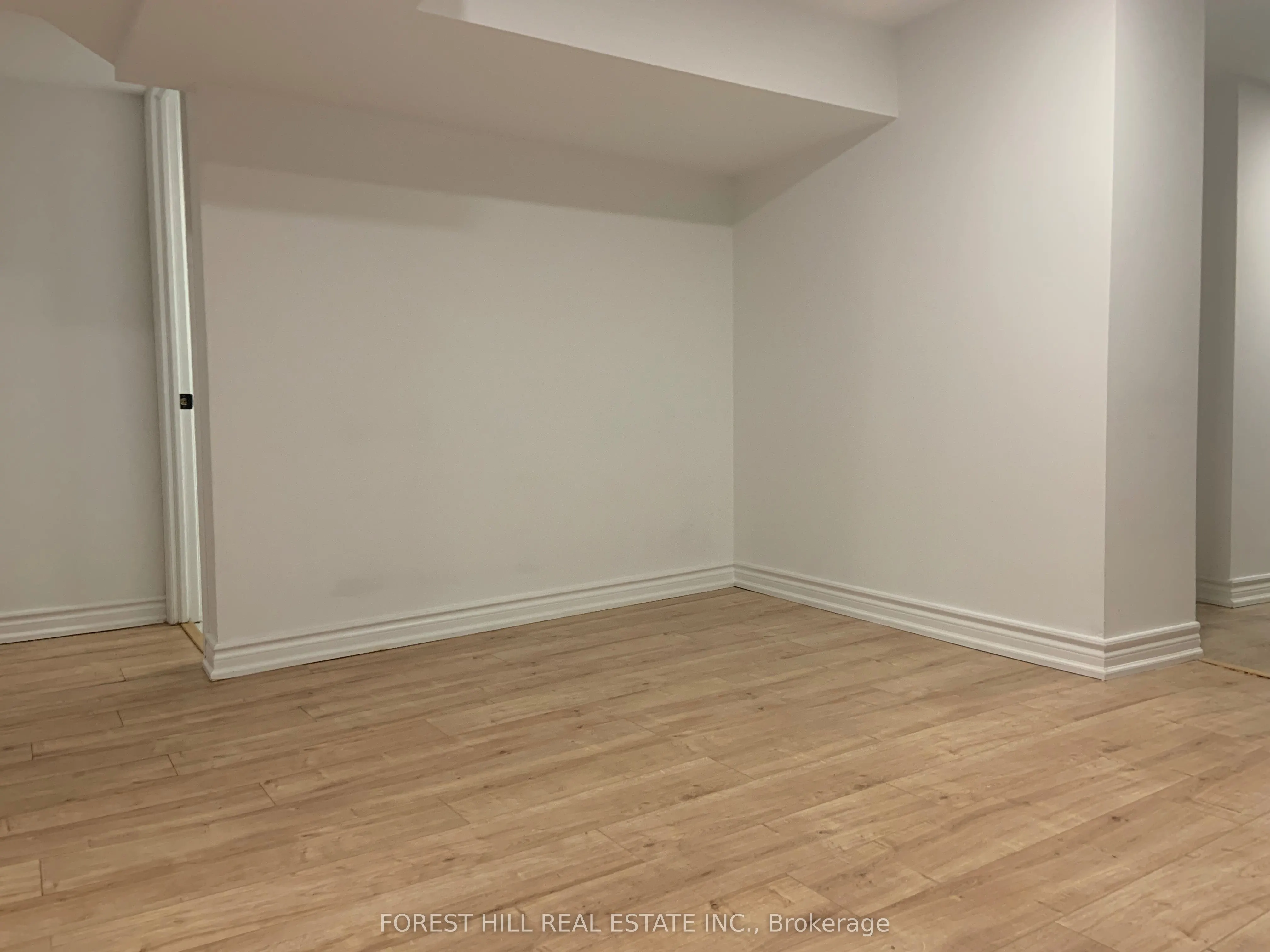 63 Pinegrove Avenue
