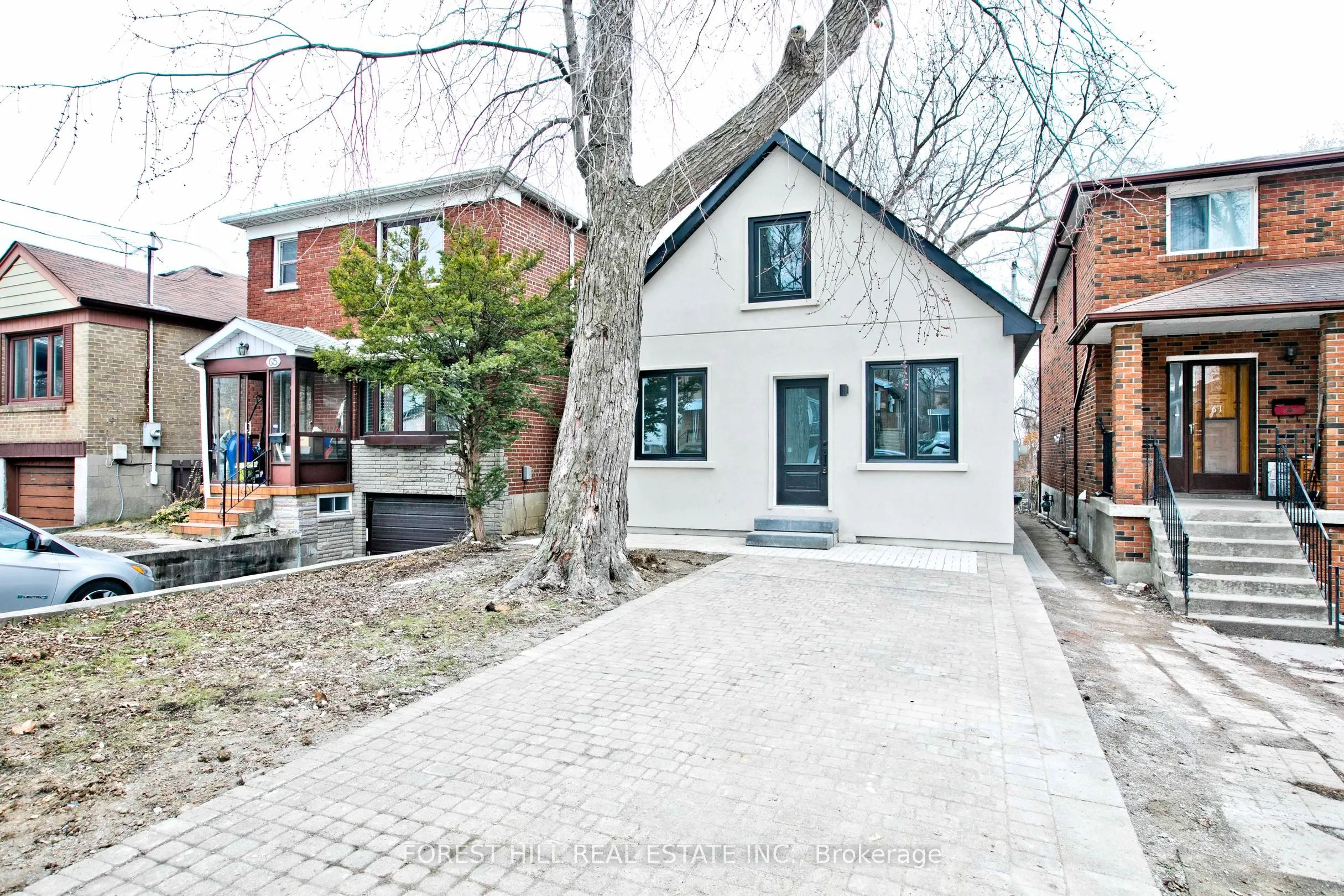 63 Pinegrove Avenue