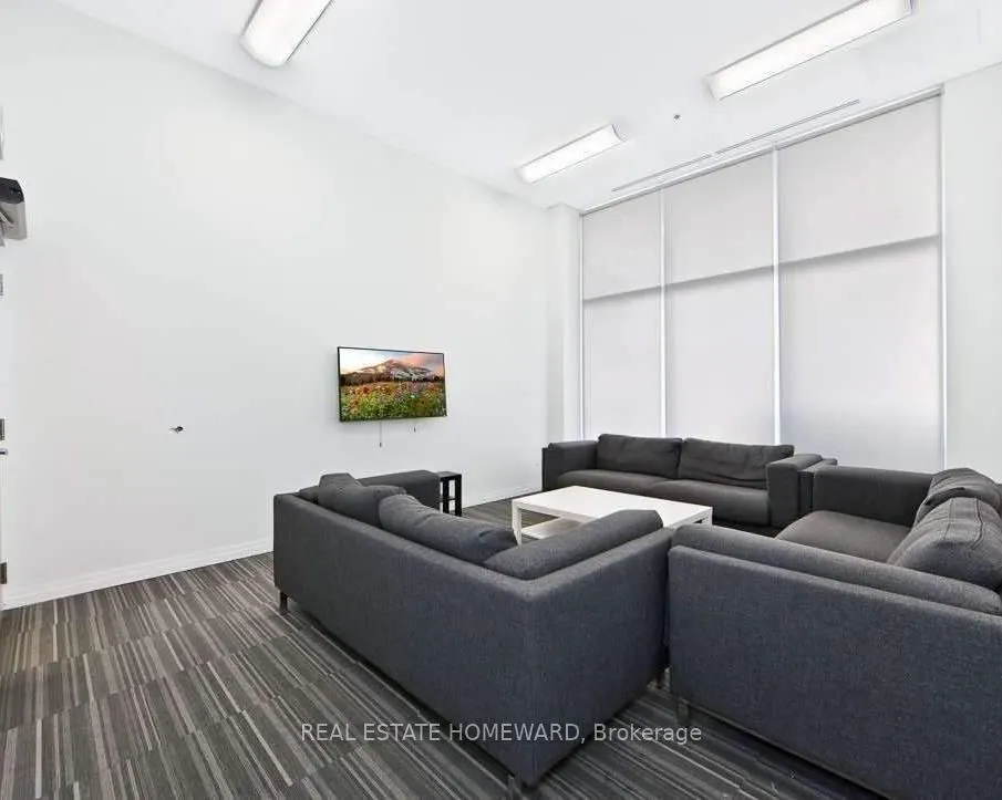 1900 Simcoe Street N, #835