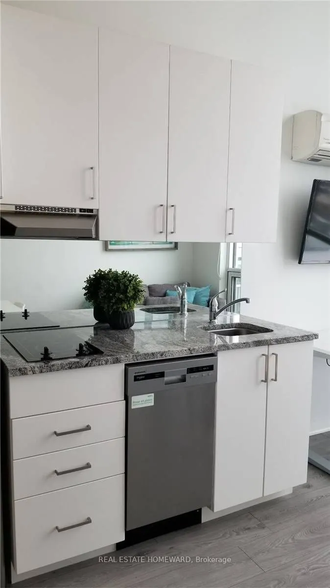 1900 Simcoe Street N, #835