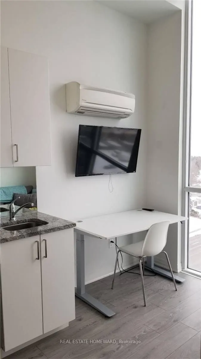 1900 Simcoe Street N, #835