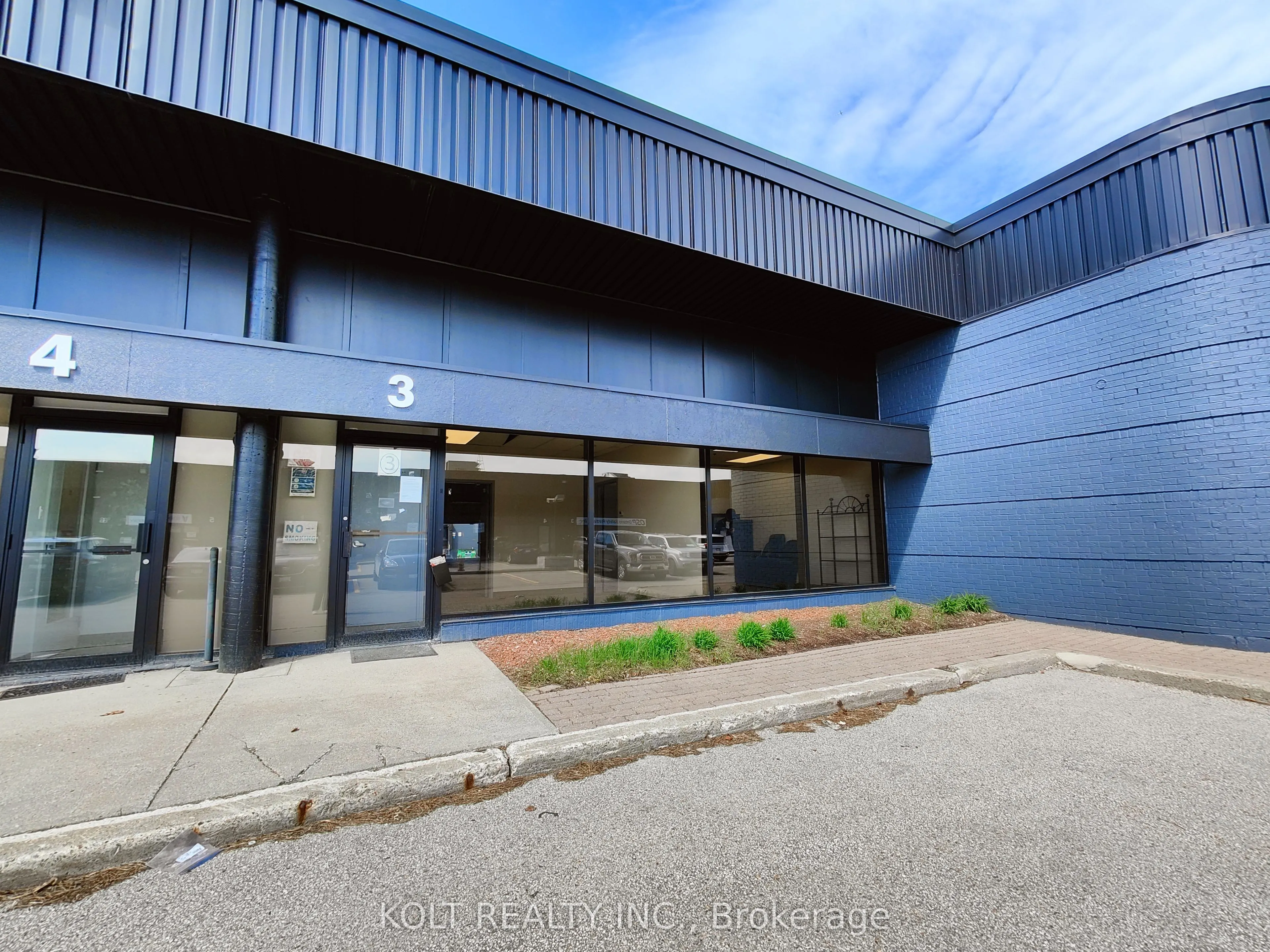 445 Milner Avenue, #3