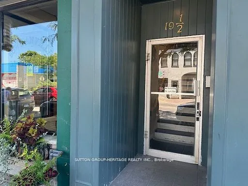 19.5 King Street W, #1