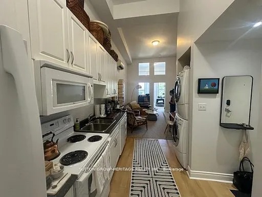 19.5 King Street W, #1