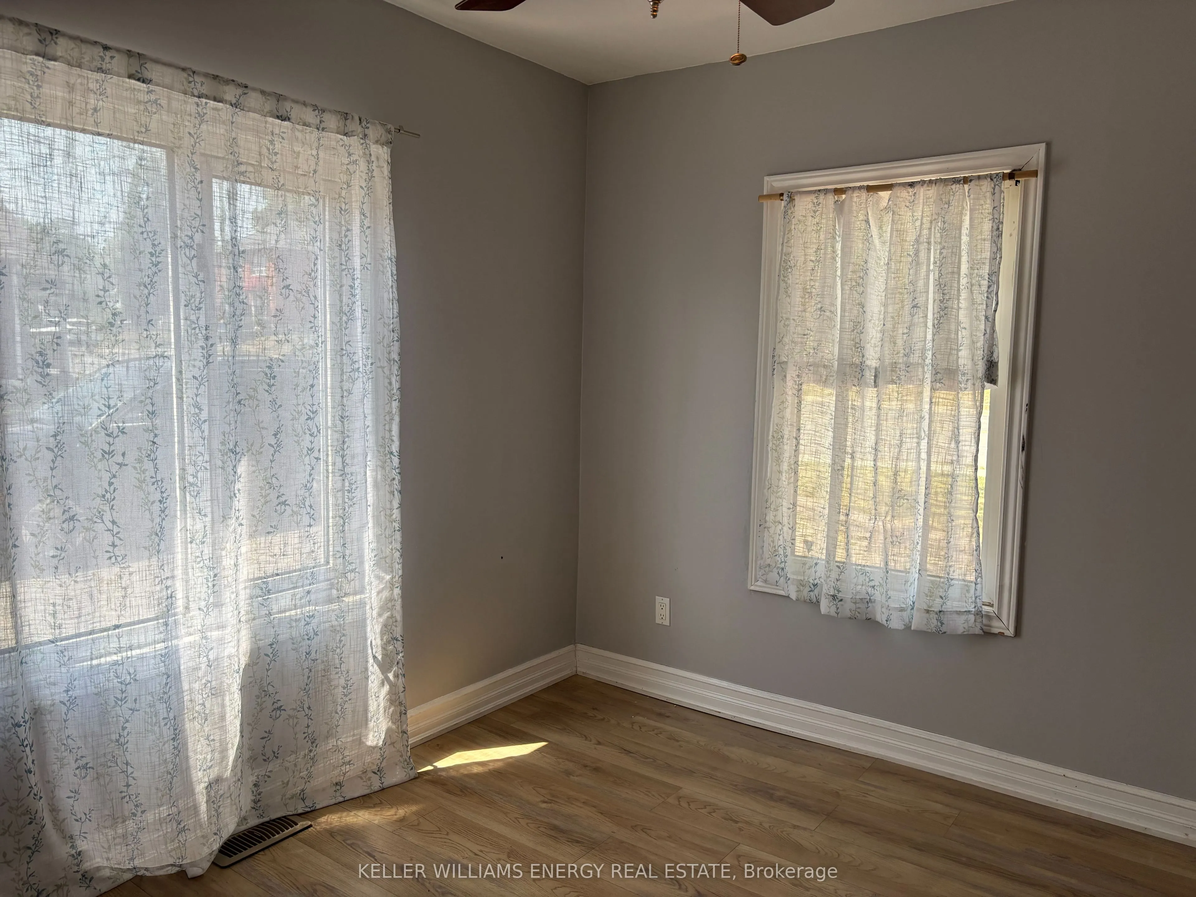 199 Bloor Street W