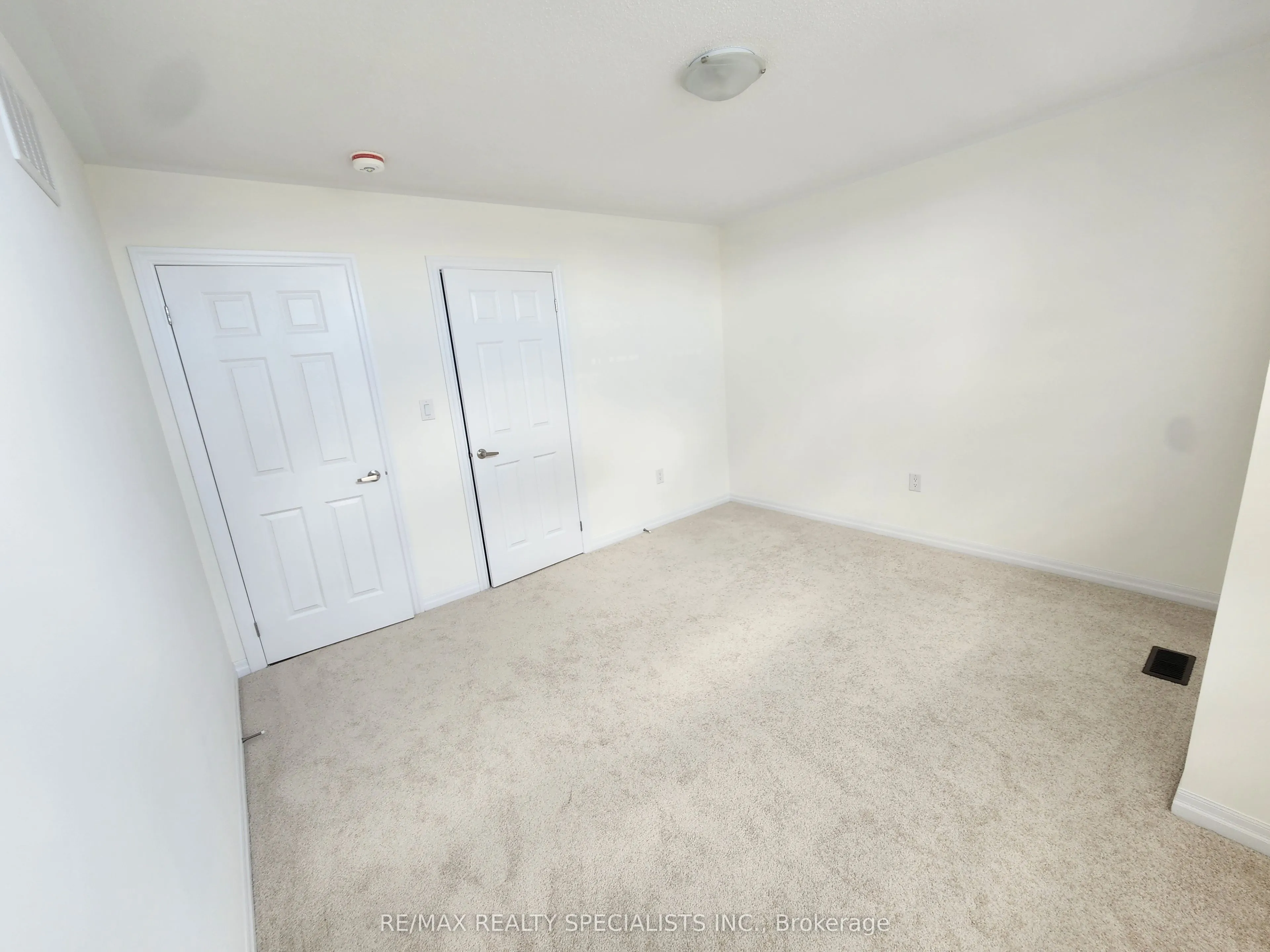 10 Ed Ewert Avenue