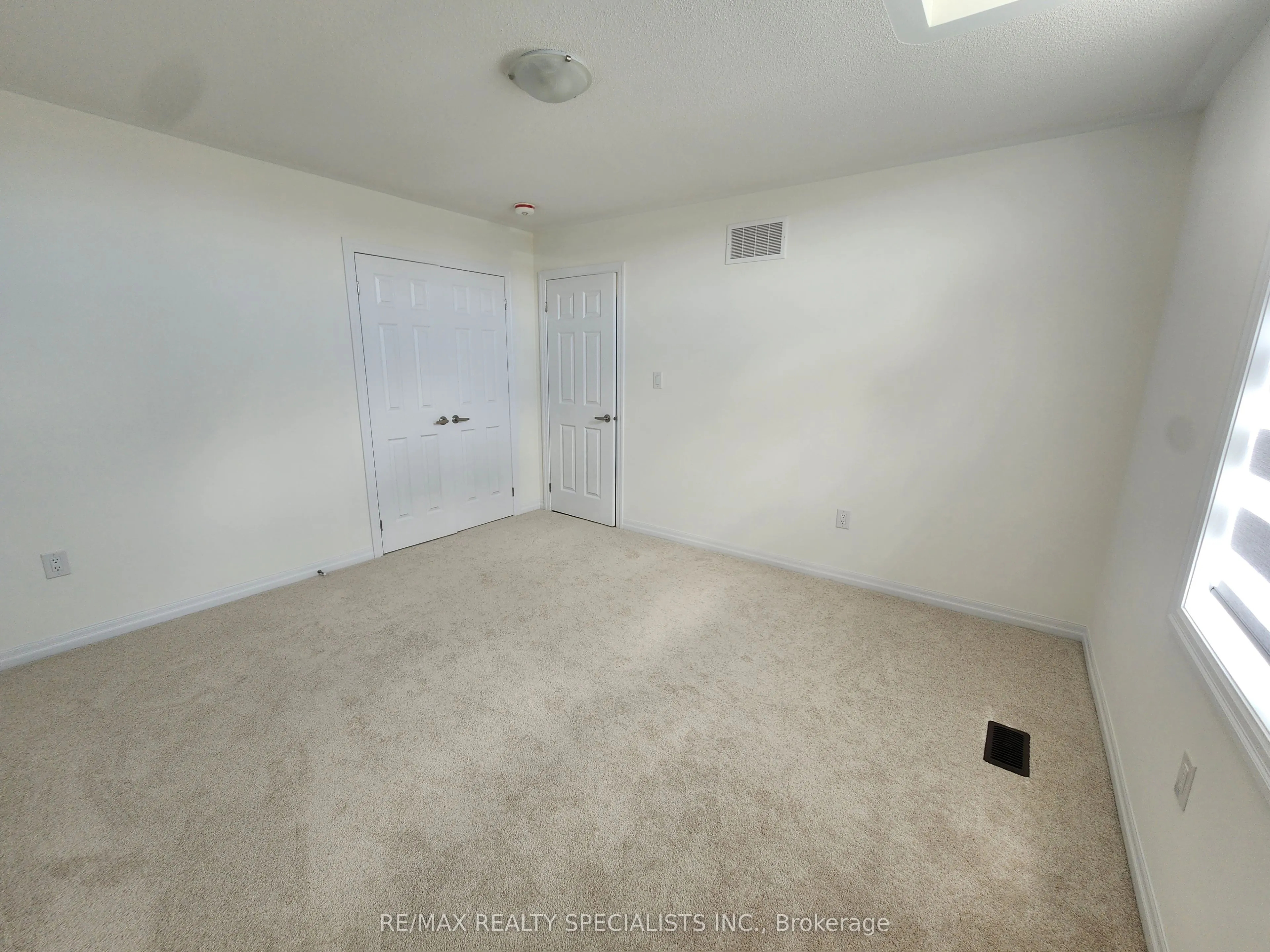 10 Ed Ewert Avenue