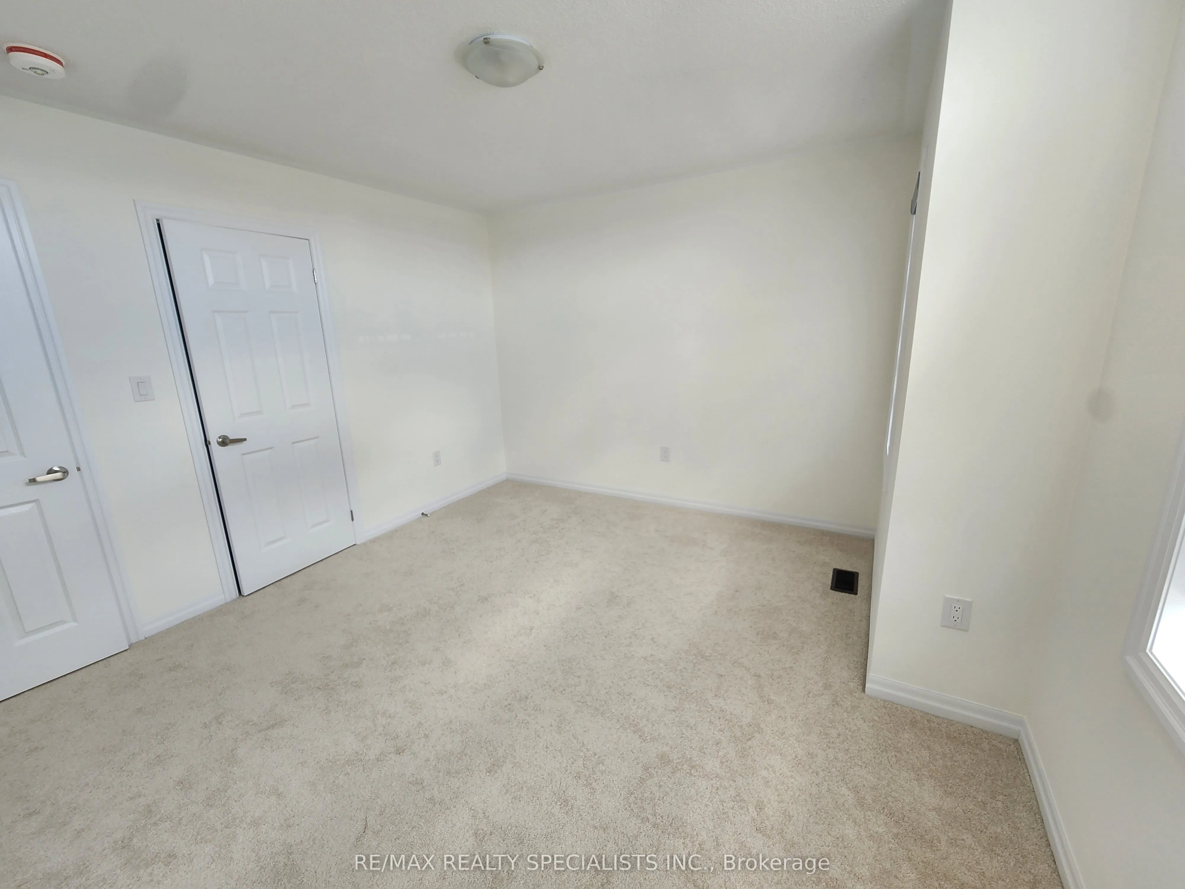 10 Ed Ewert Avenue