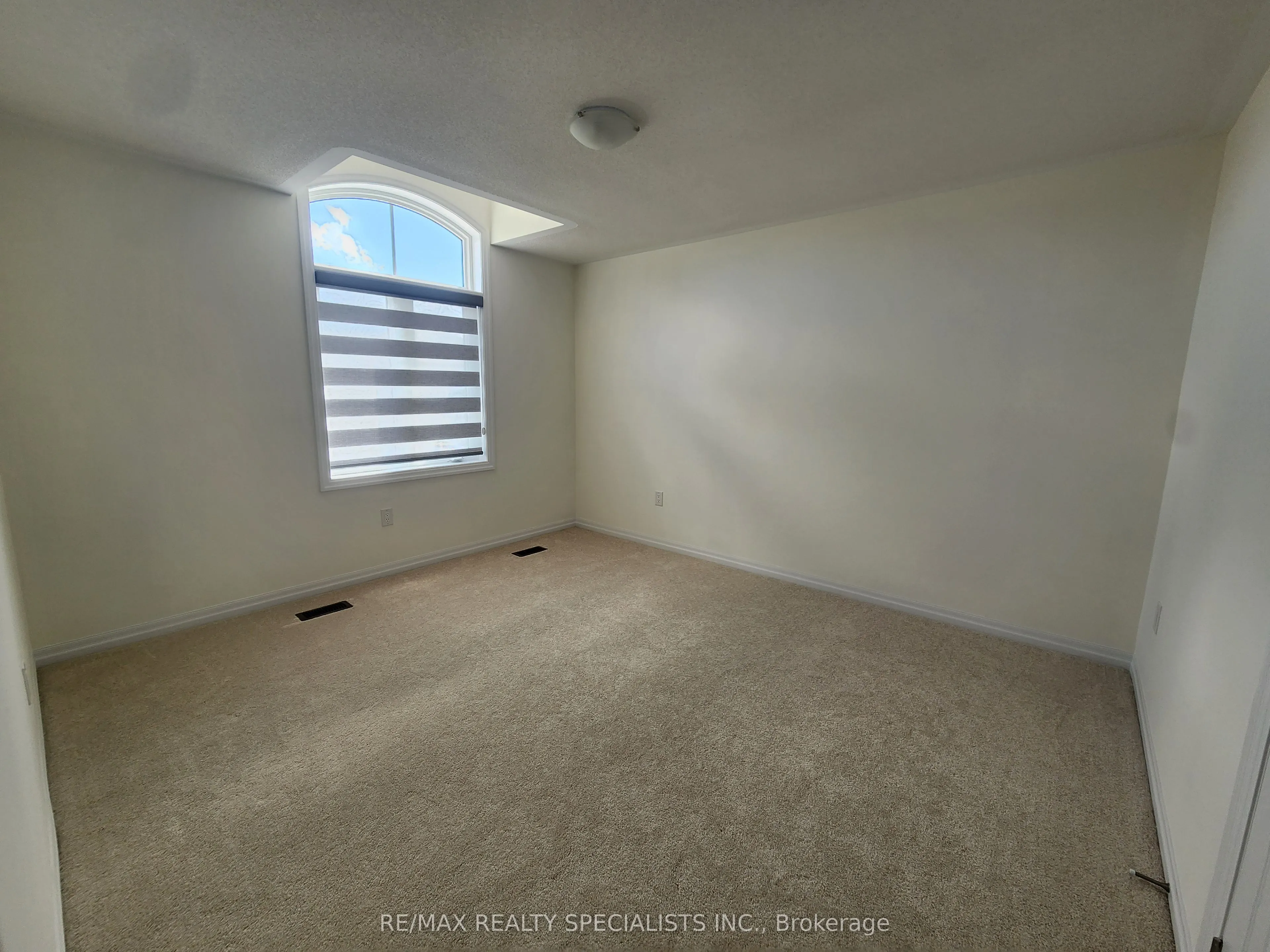 10 Ed Ewert Avenue