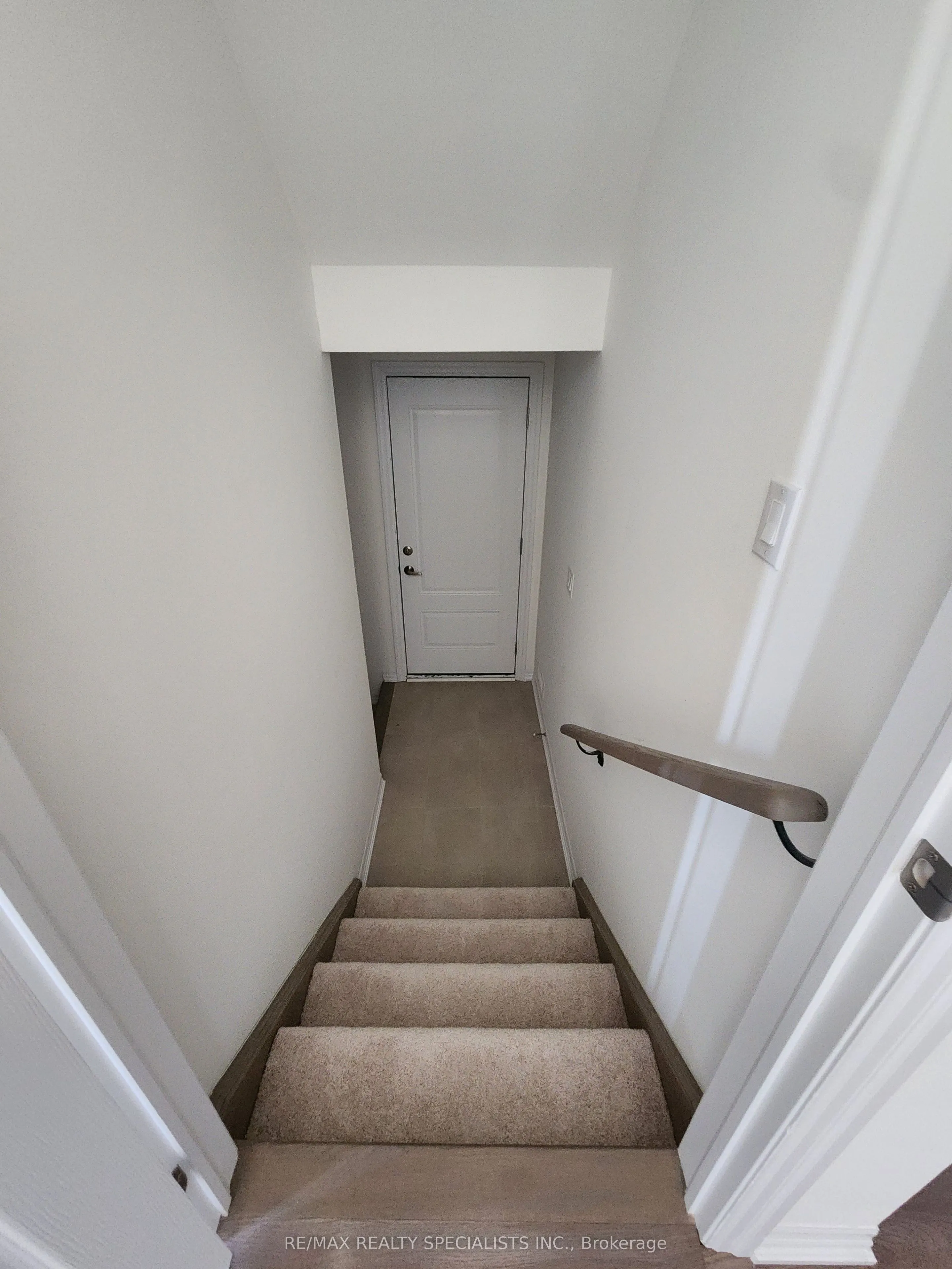 10 Ed Ewert Avenue, #LOWER
