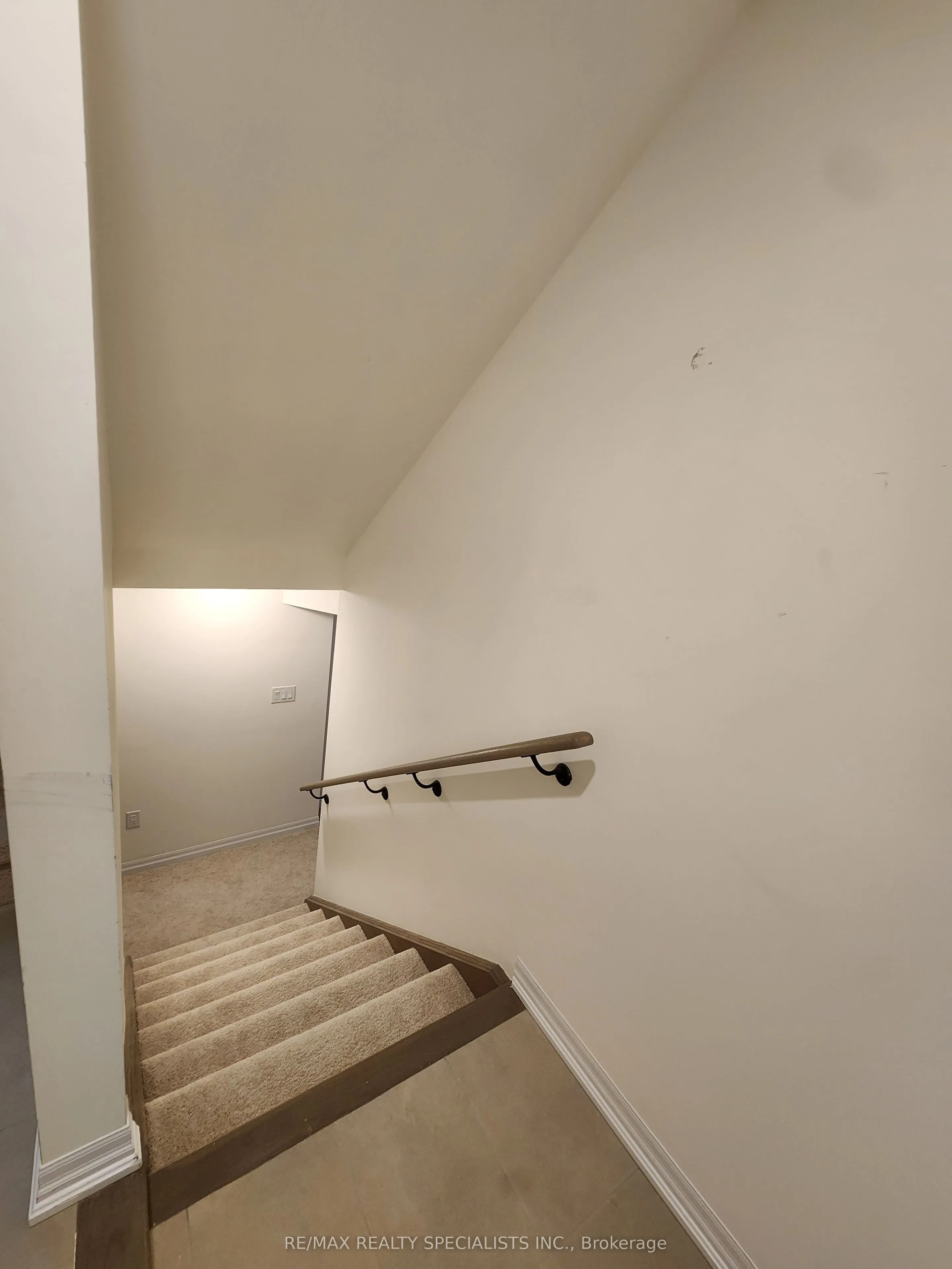 10 Ed Ewert Avenue, #LOWER