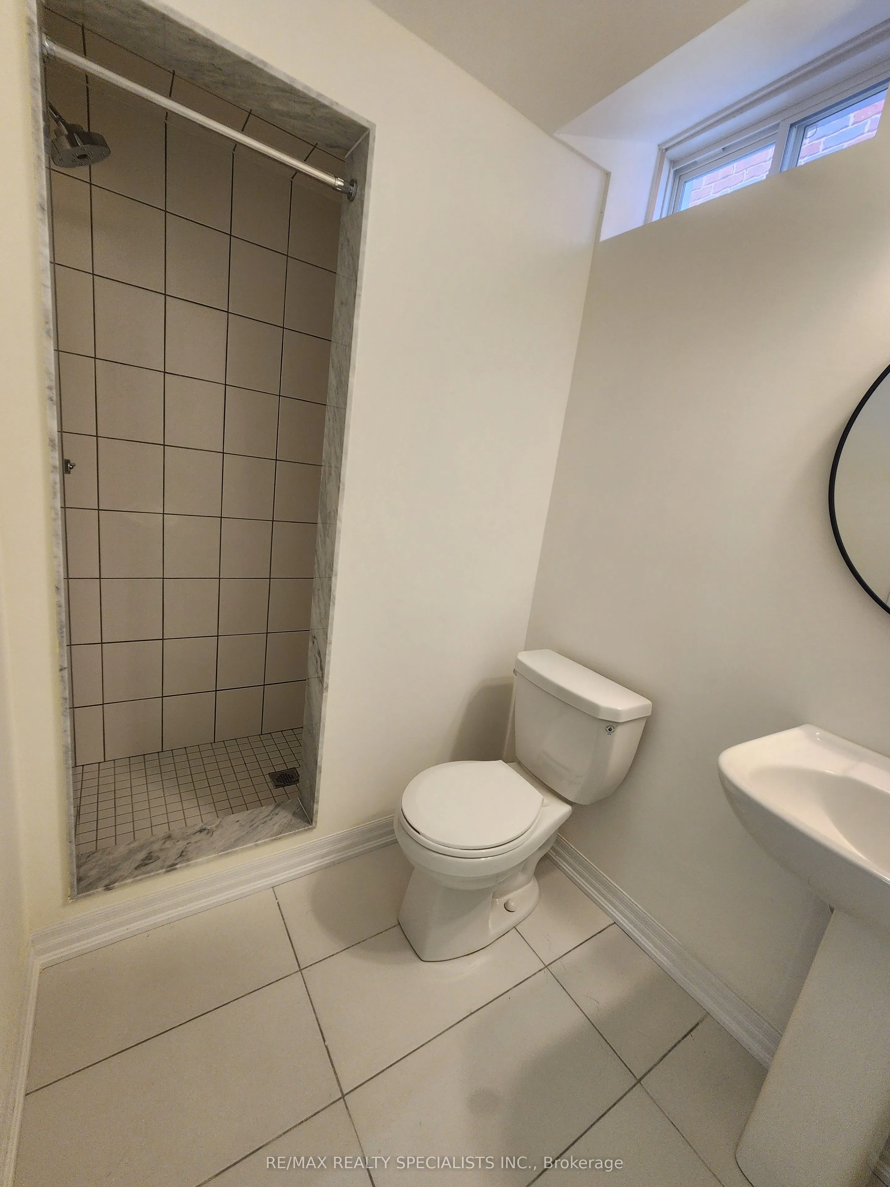10 Ed Ewert Avenue, #LOWER