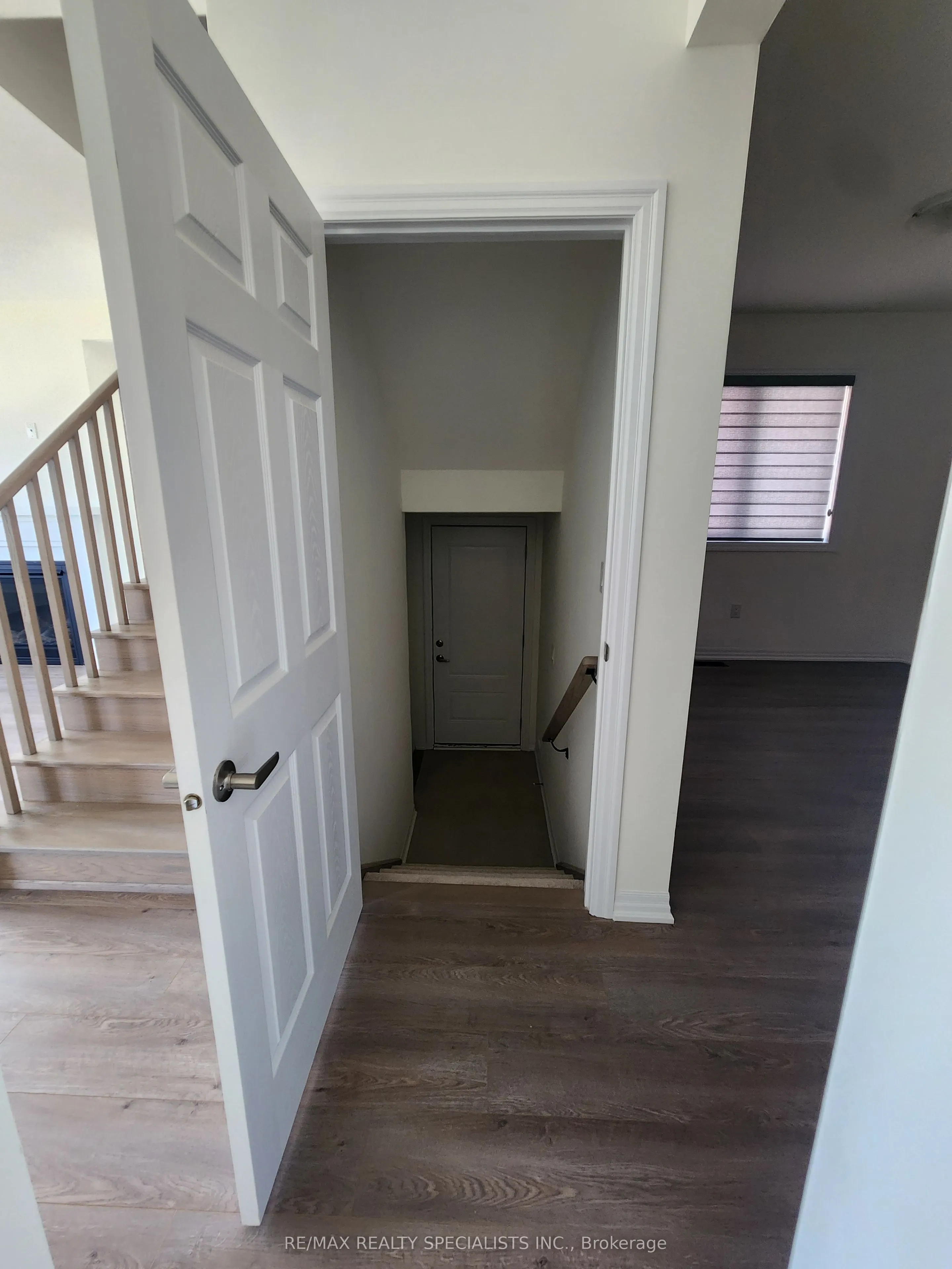 10 Ed Ewert Avenue, #LOWER