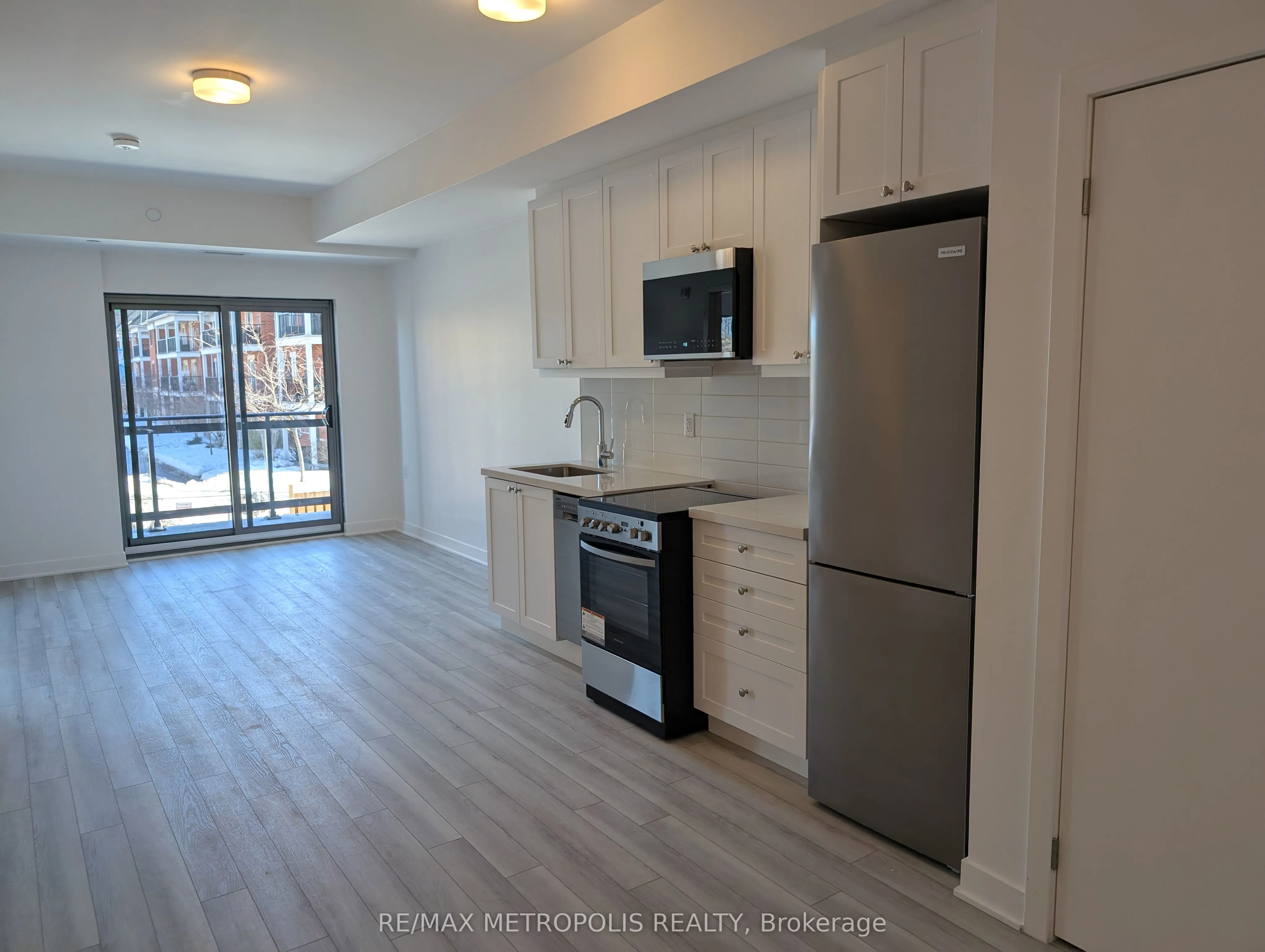 55 Clarington Boulevard, #207
